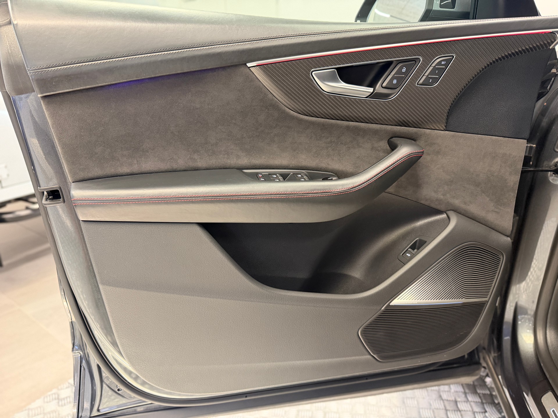 AUDI RSQ8 quattro tiptronic-image-20