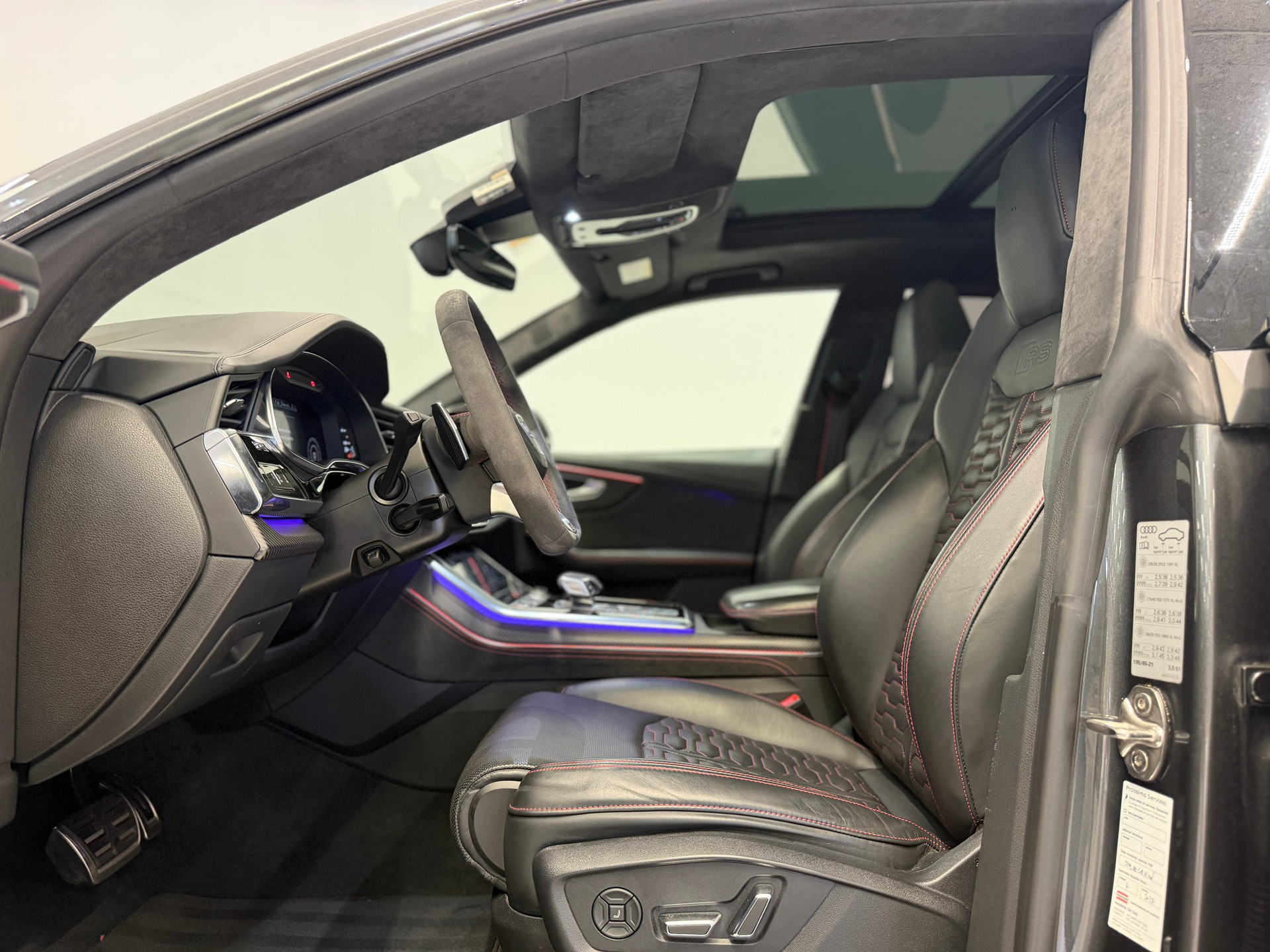 AUDI RSQ8 quattro tiptronic-image-11