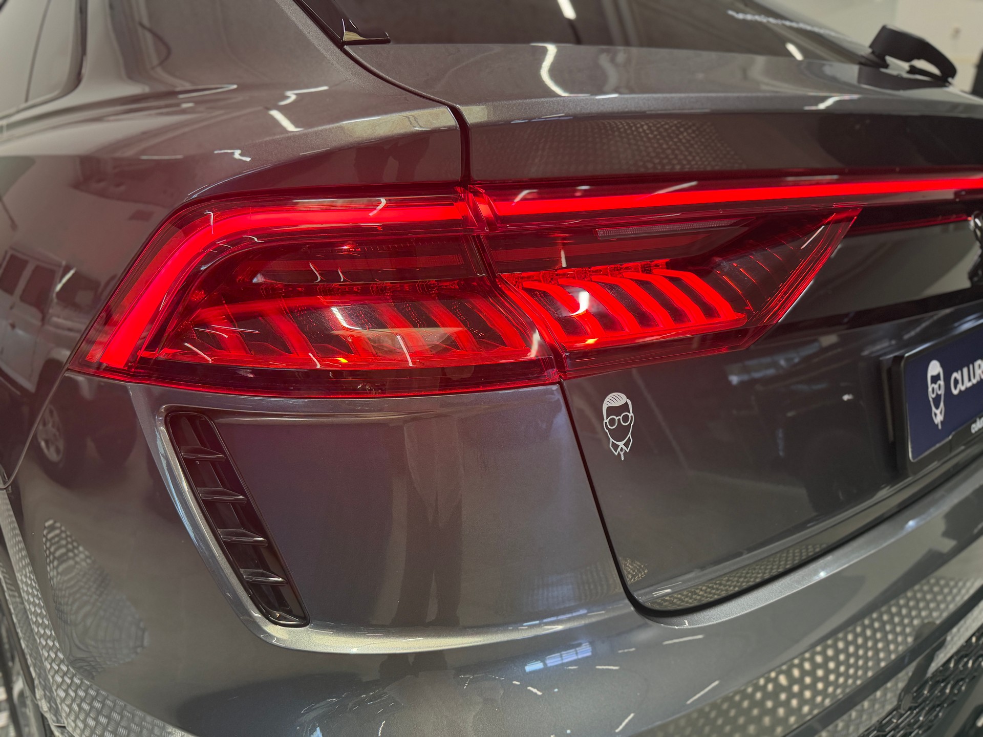 AUDI RSQ8 quattro tiptronic-image-19