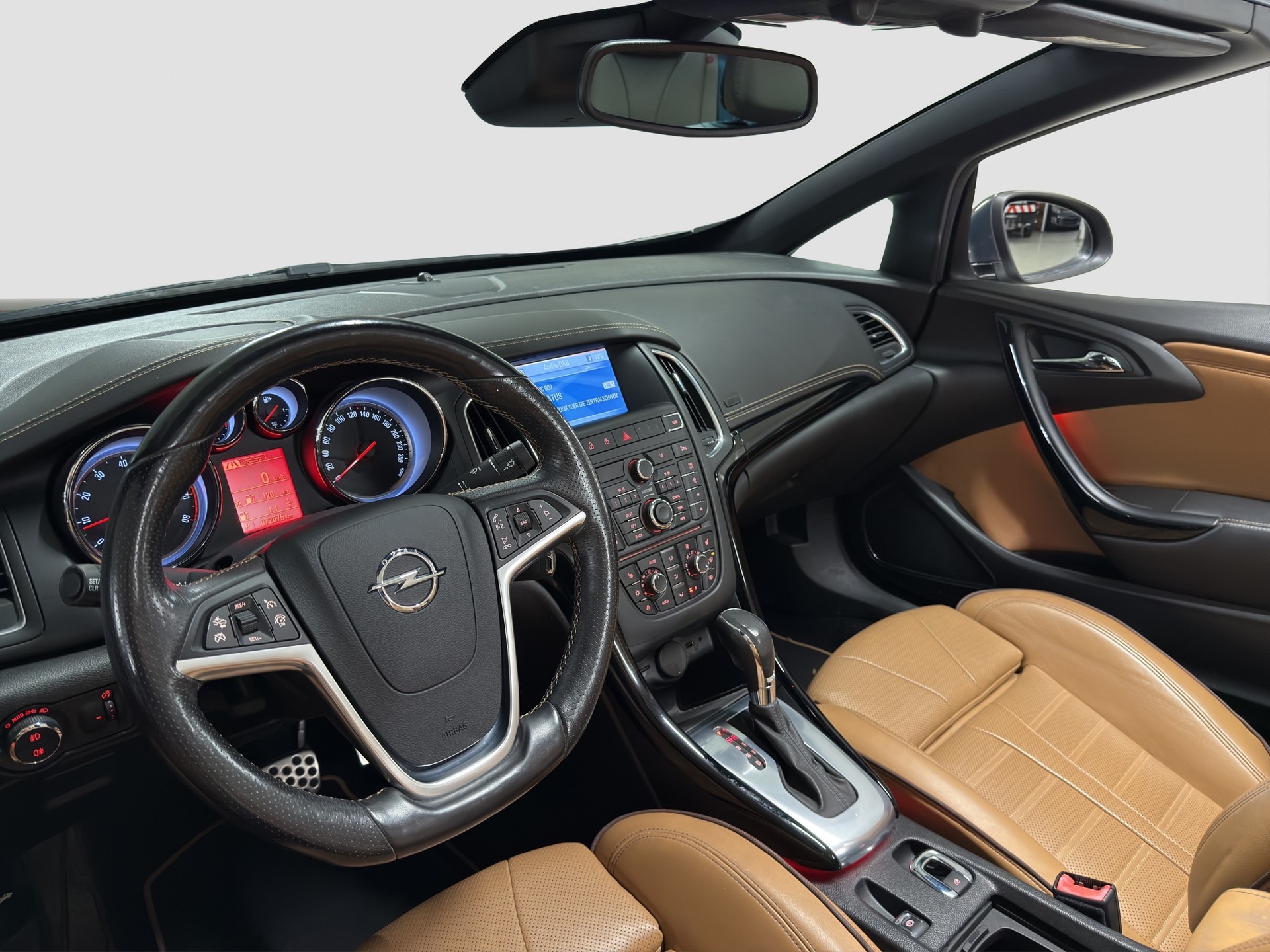 OPEL Cascada 1.6 T 170 eTEC Cosmo-image-12