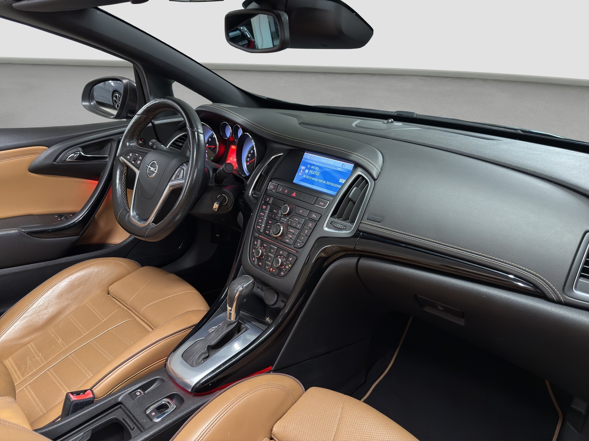 OPEL Cascada 1.6 T 170 eTEC Cosmo-image-13