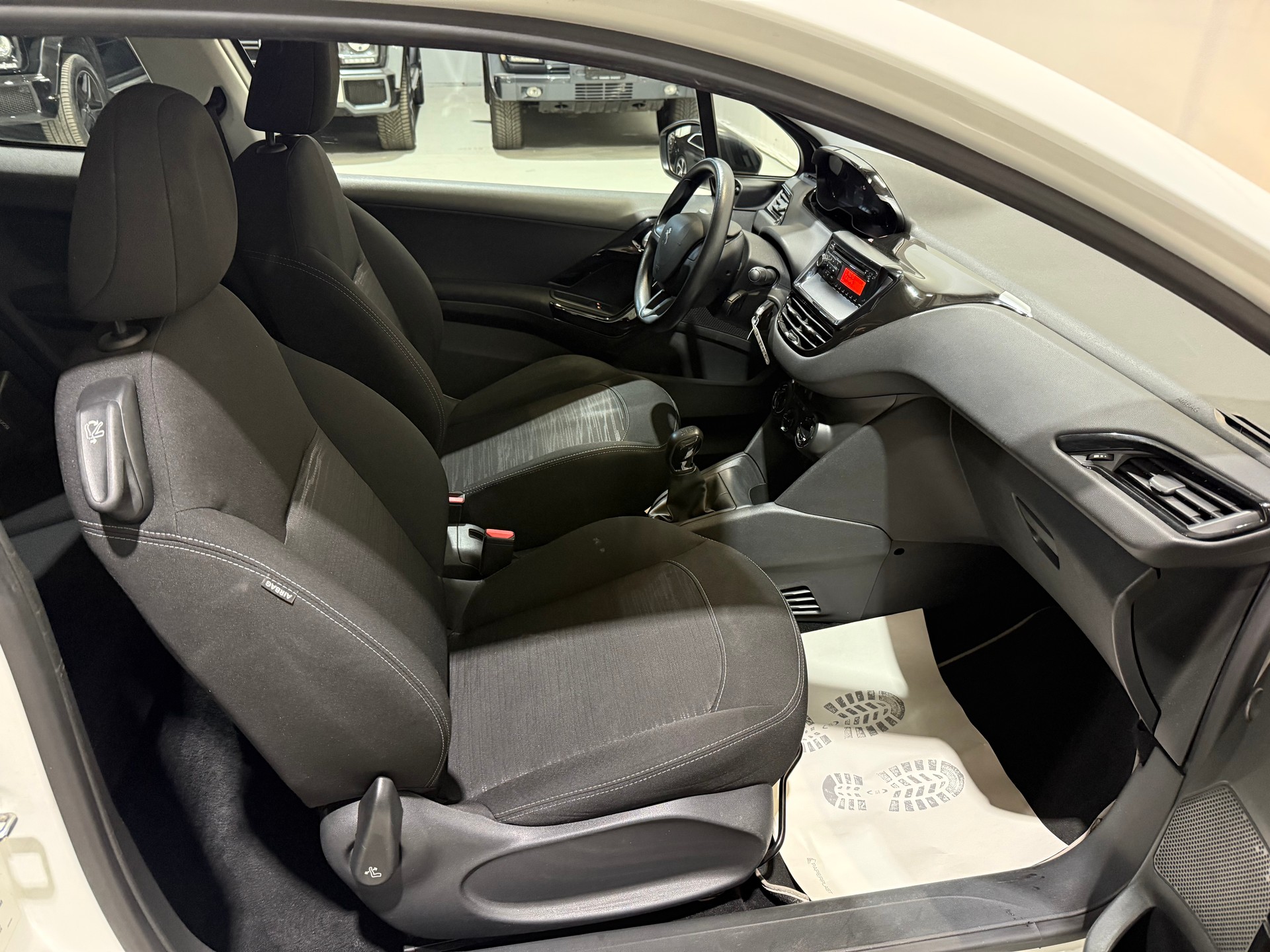 PEUGEOT 208 1.0 VTi Access-image-12