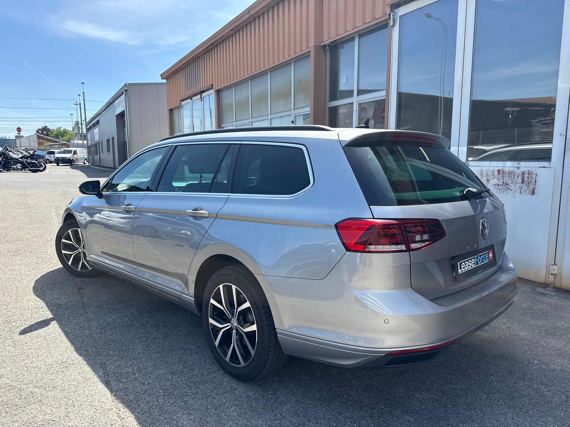VW Passat Variant 1.5 TSI EVO Business DSG-image-3