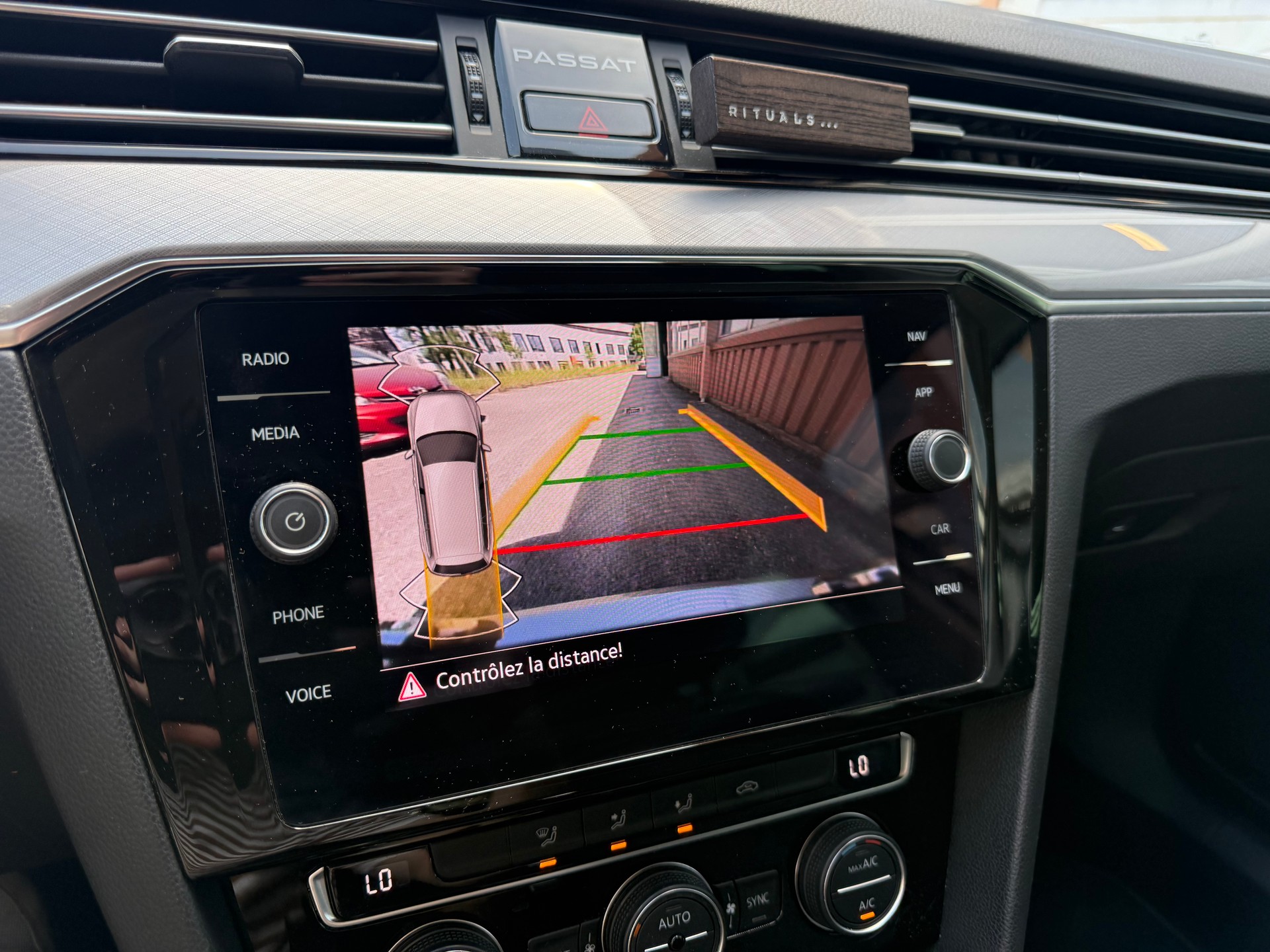 VW Passat Variant 1.5 TSI EVO Business DSG-image-11