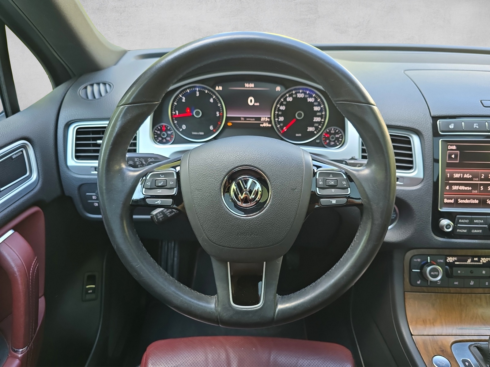VW Touareg 3.0 TDI BMT Terrain Tech R-Line EXCLUSIVE Peak (Mit Sperren!)-image-9