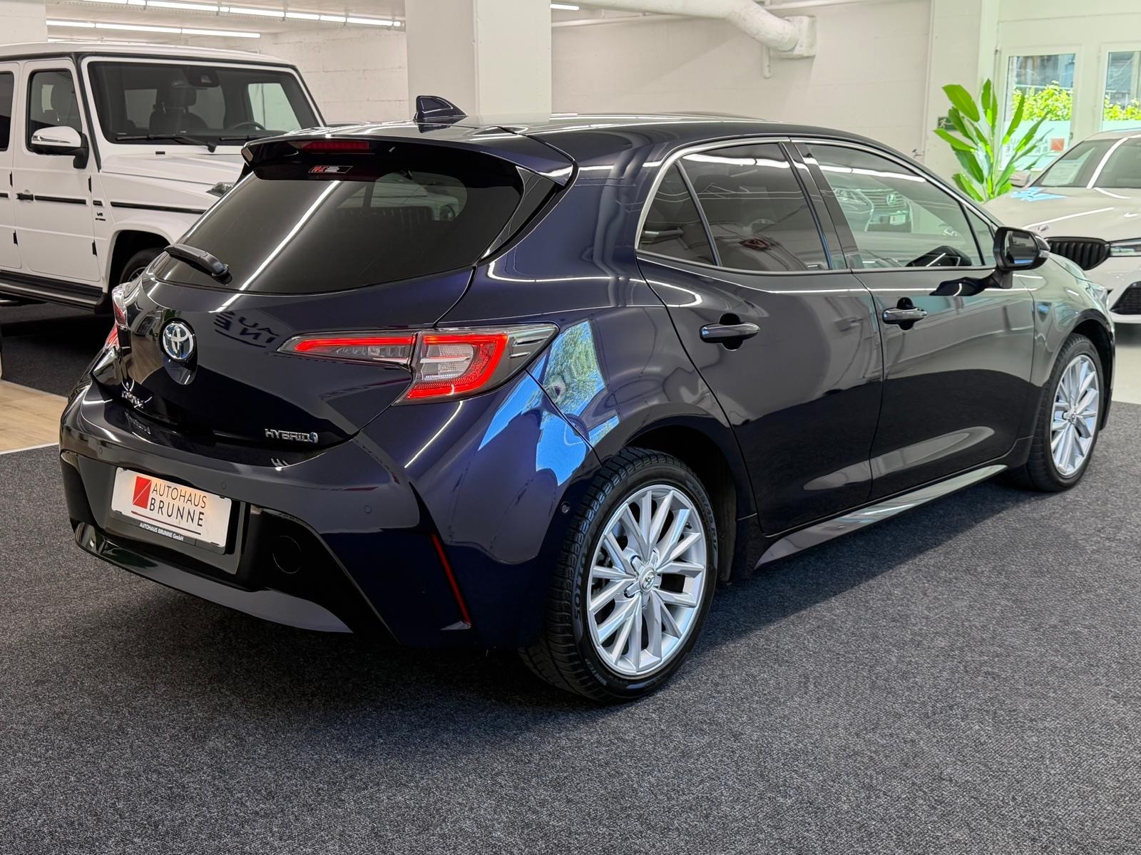TOYOTA Corolla 1.8 HSD Active e- CVT-image-3