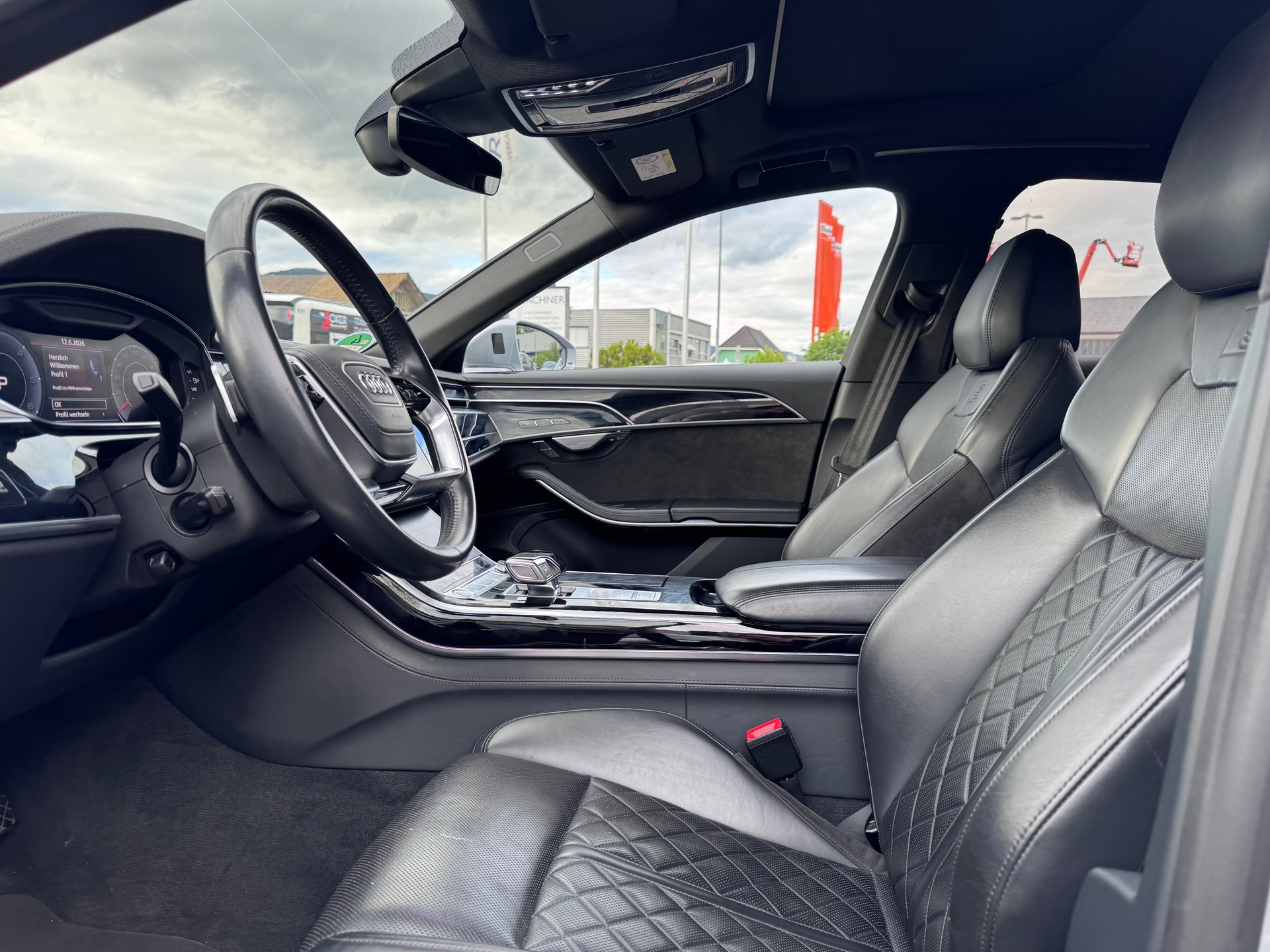 AUDI A8 60 TDI quattro tiptronic-image-11
