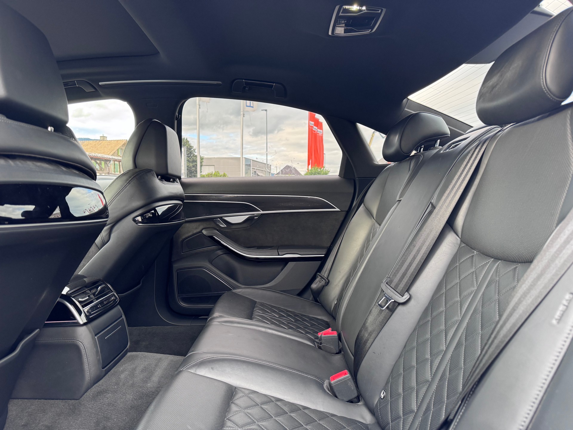 AUDI A8 60 TDI quattro tiptronic-image-6