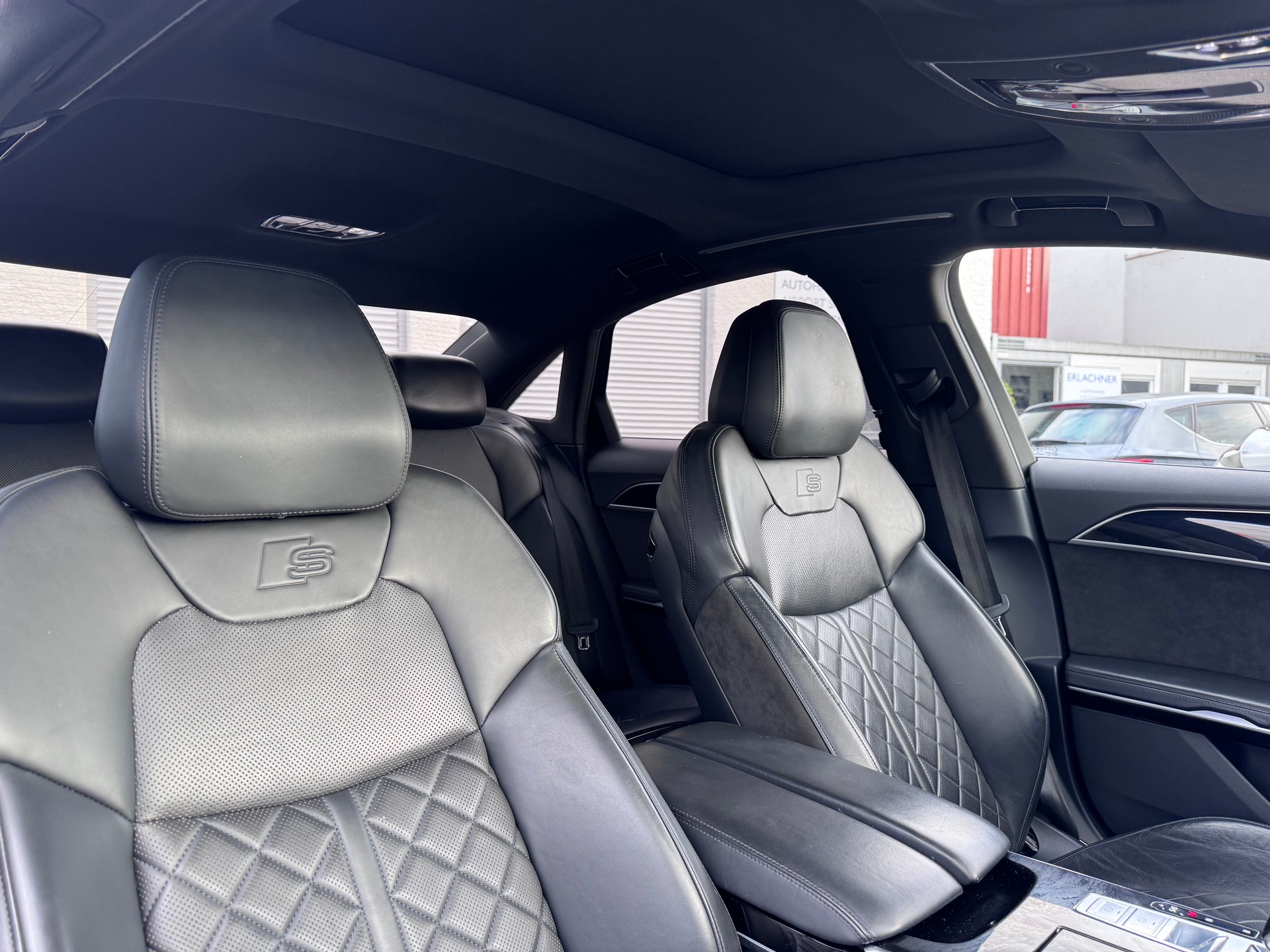 AUDI A8 60 TDI quattro tiptronic-image-12