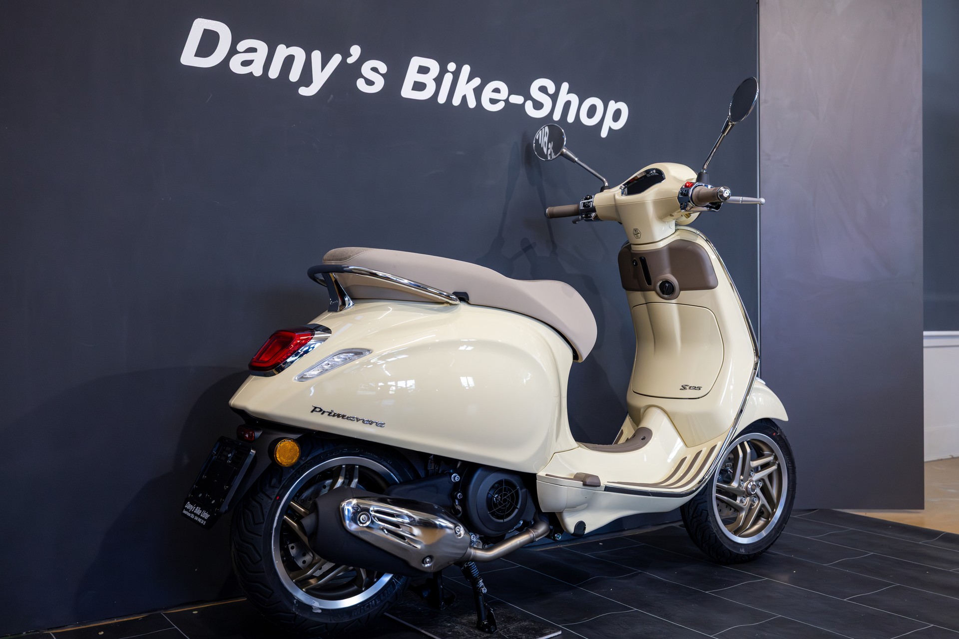 PIAGGIO Vespa Primavera 125 S E5+ MY26 (4 Jahre Garantie)-showroom-element-2