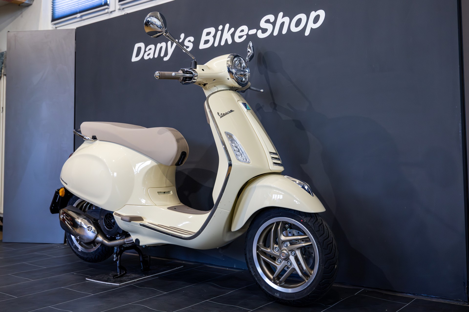 PIAGGIO Vespa Primavera 125 S E5+ MY26 (4 Jahre Garantie)-showroom-element-1