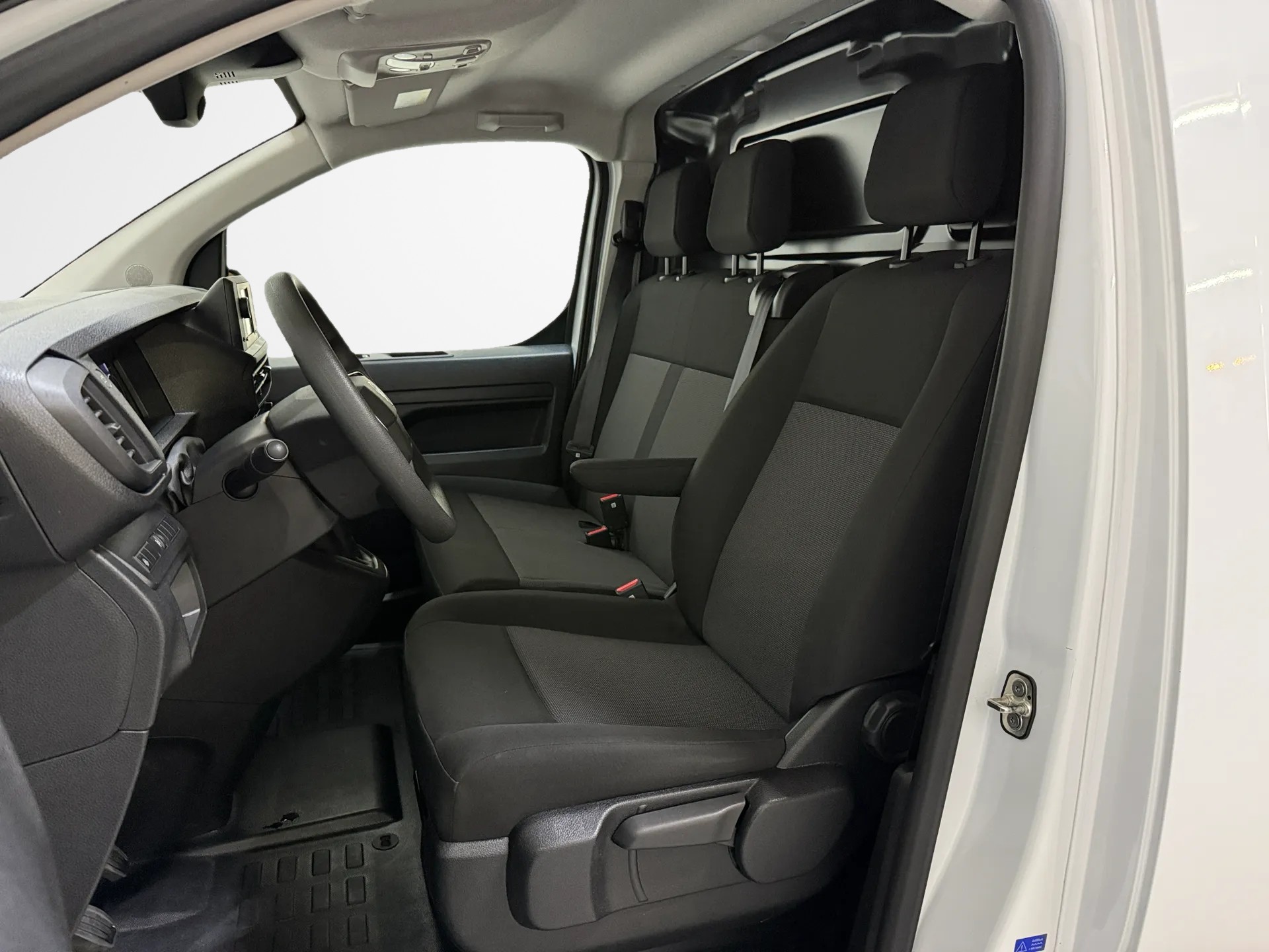 CITROEN Jumpy 2.0 BlueHDi 145 XL-image-12