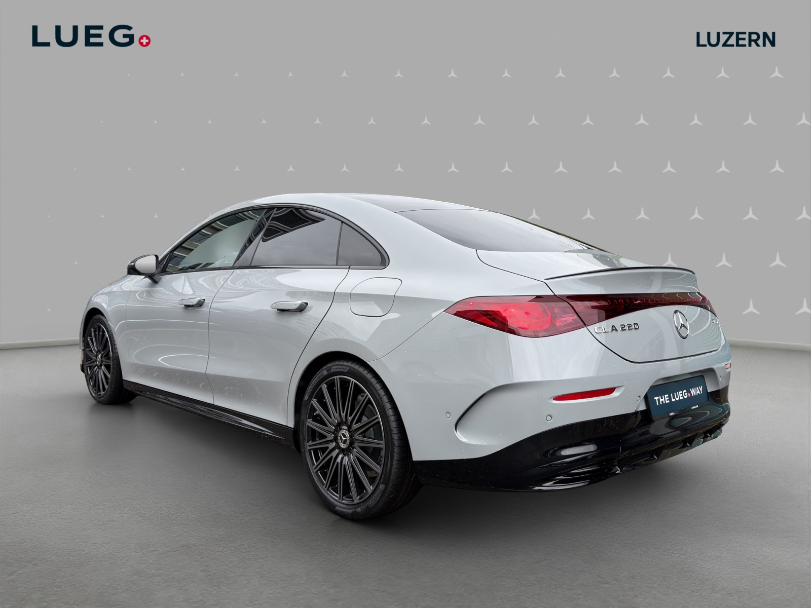 MERCEDES-BENZ CLA 220 8G-DCT 4Matic-image-2