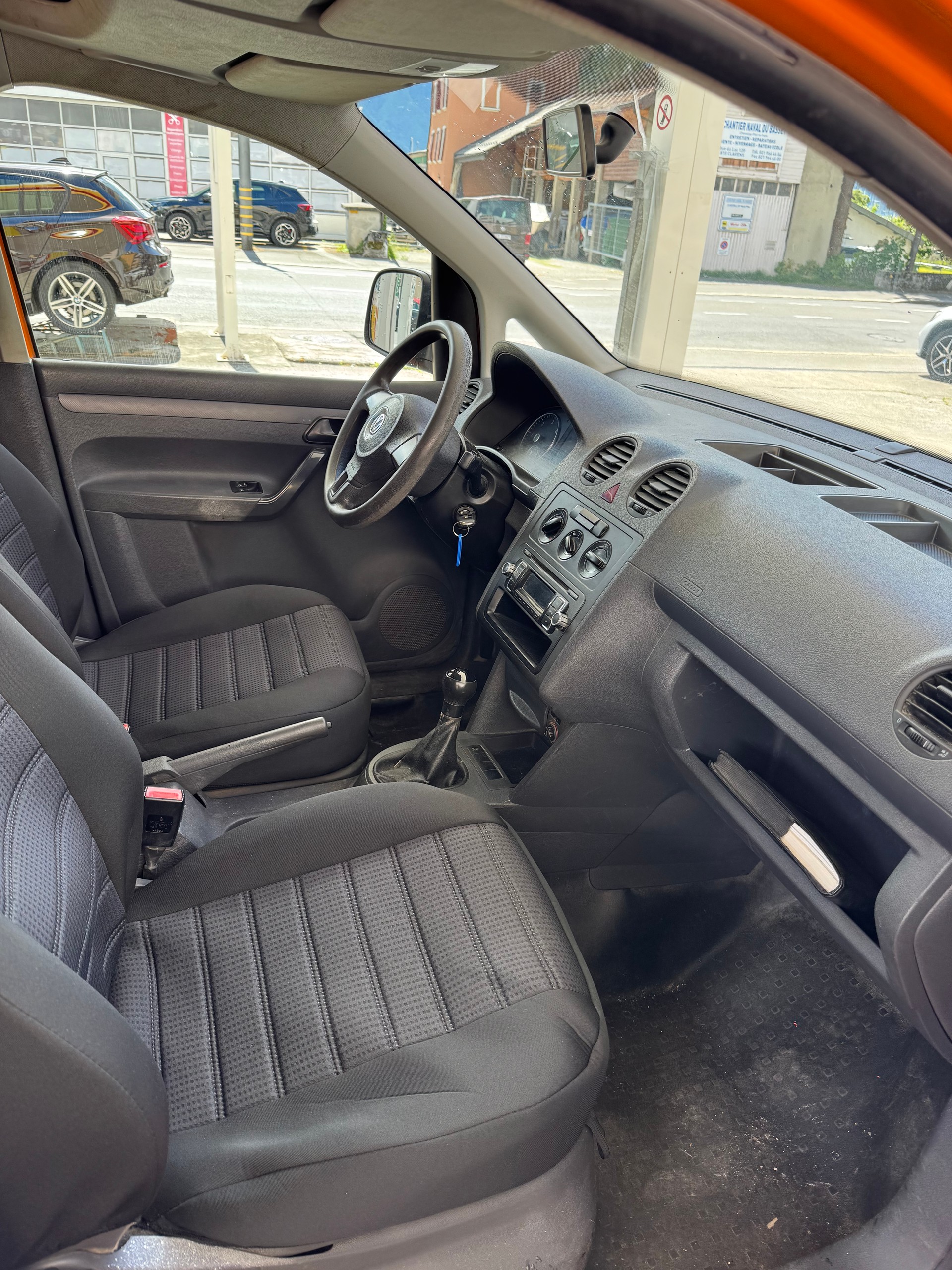 VW Caddy Maxi 1.6 TDI-image-8