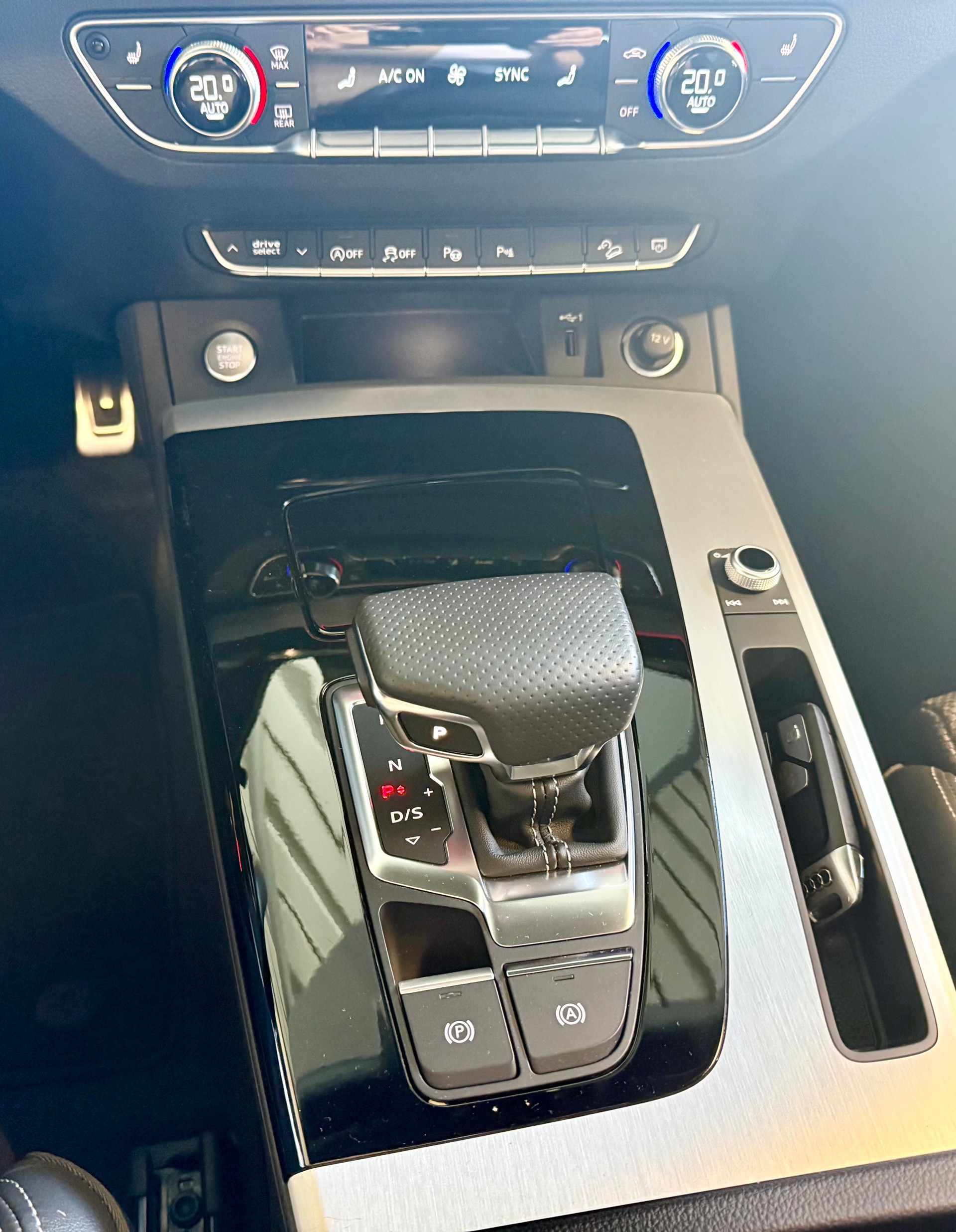AUDI Q5 Sportback 45 TFSI S line quattro S-tronic-image-18