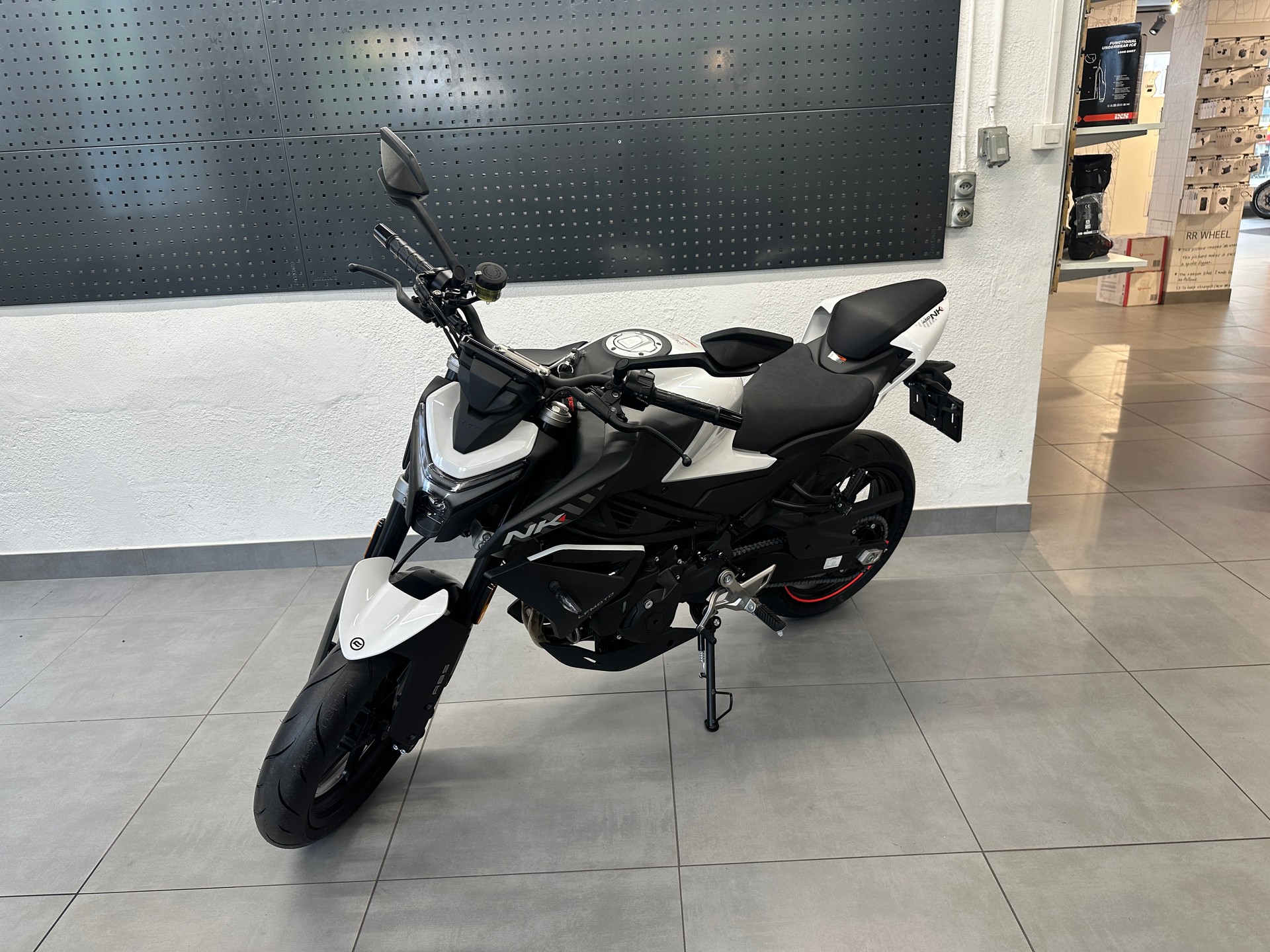 CF MOTO 450 NK | Vorführfahrzeug | Naked Bike | A2 | Garantie-image-13