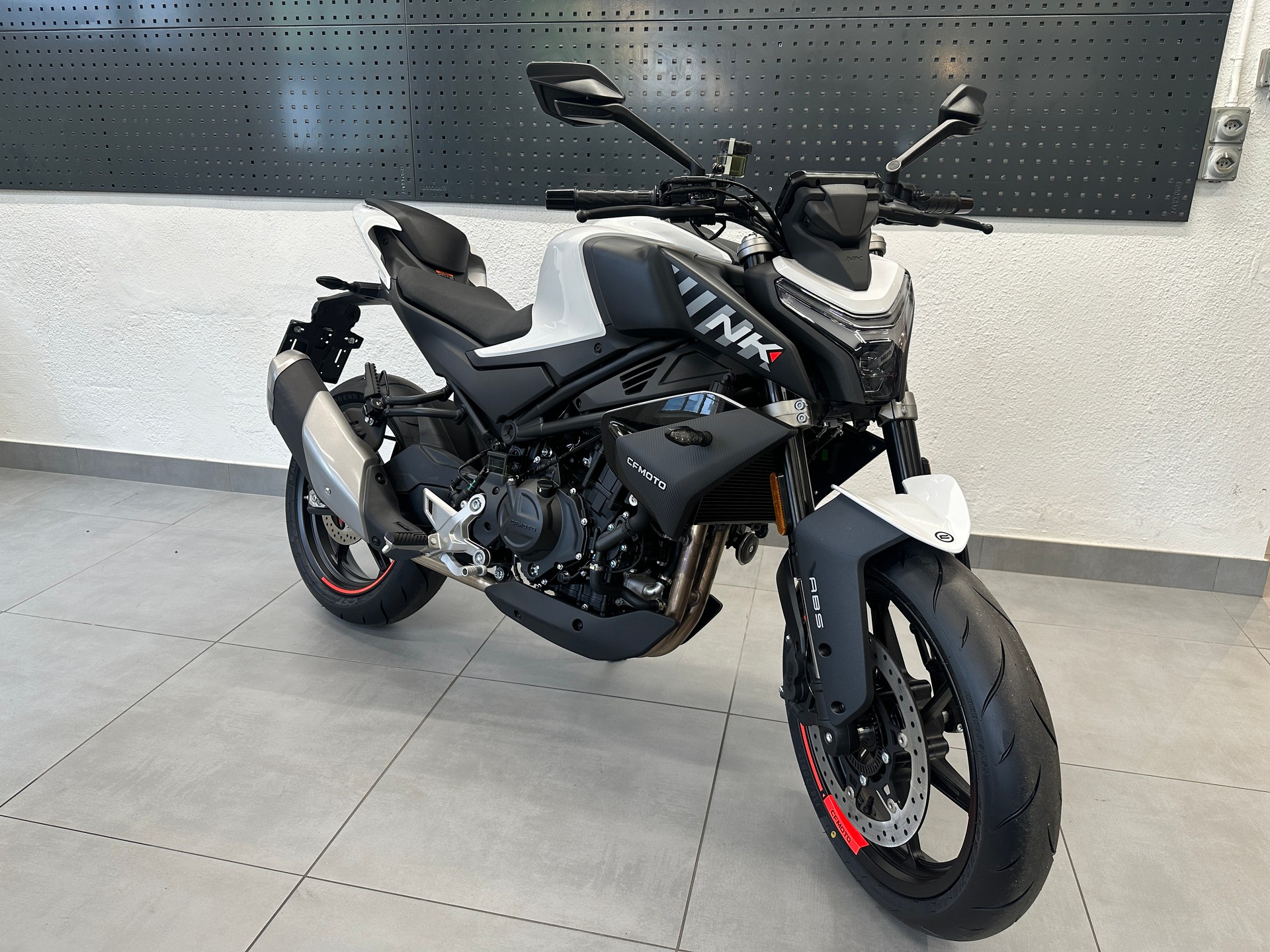 CF MOTO 450 NK | Neu | Naked Bike | A2 | Garantie