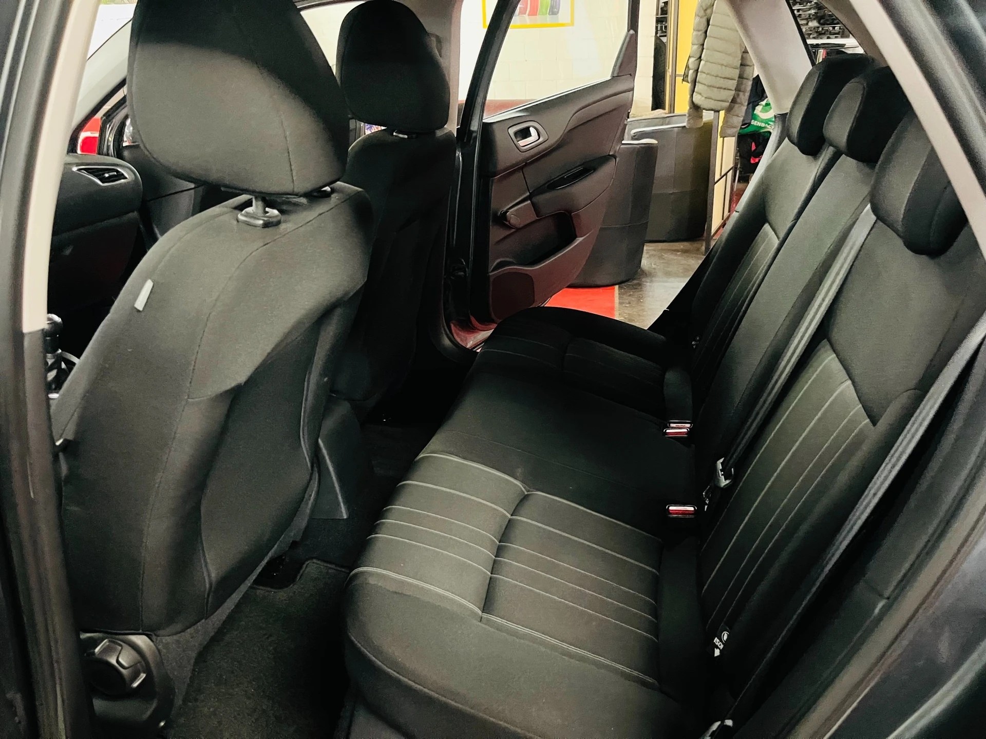 CITROEN C4 Berline 1.4 VTi Tonic-image-5