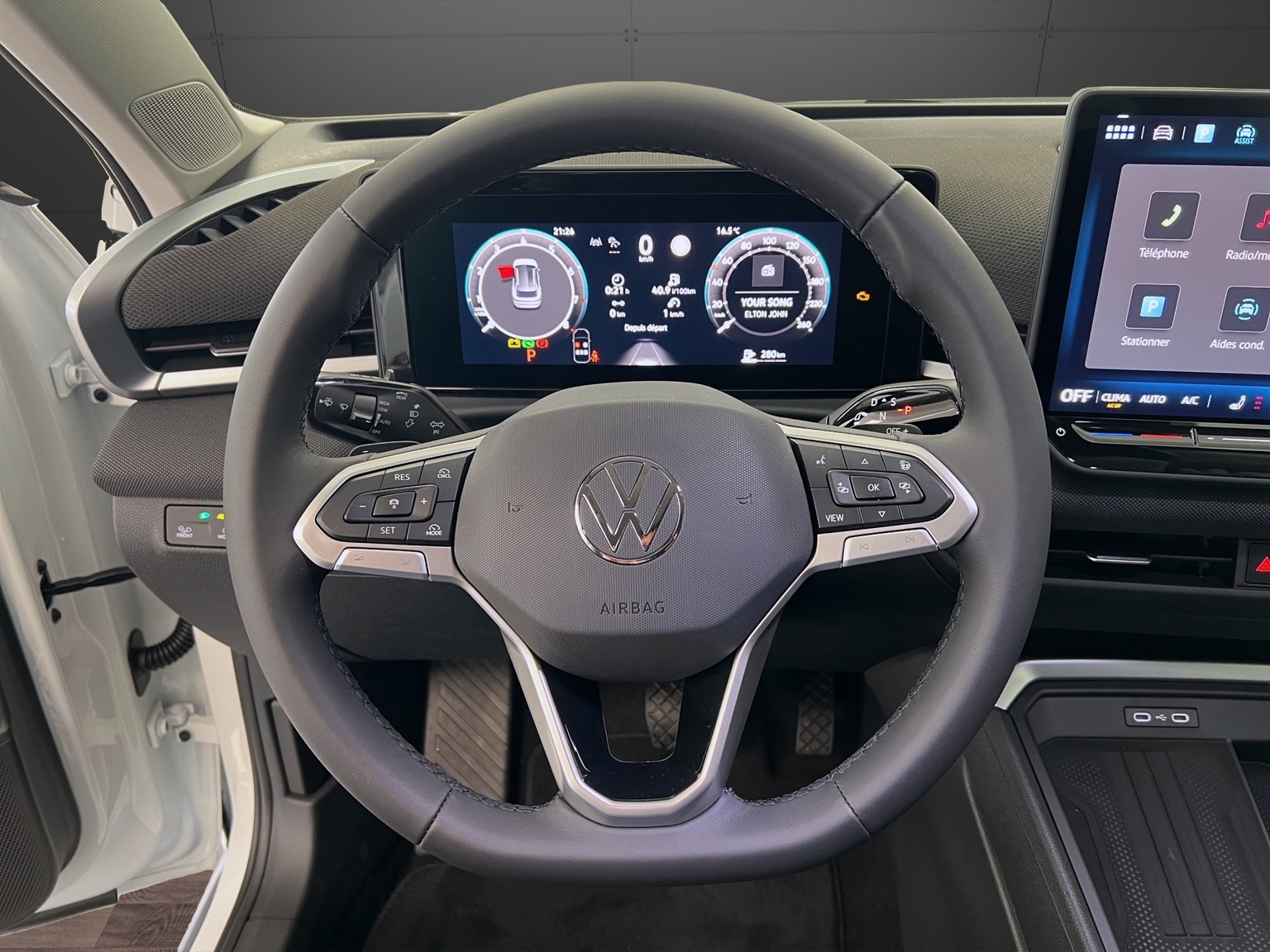 VW T-Roc 1.5 eTSI mHEV Life DSG-image-6