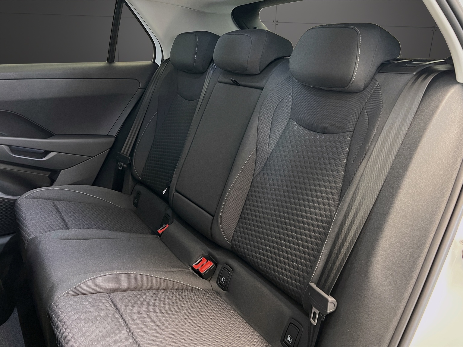 VW T-Roc 1.5 eTSI mHEV Life DSG-image-8