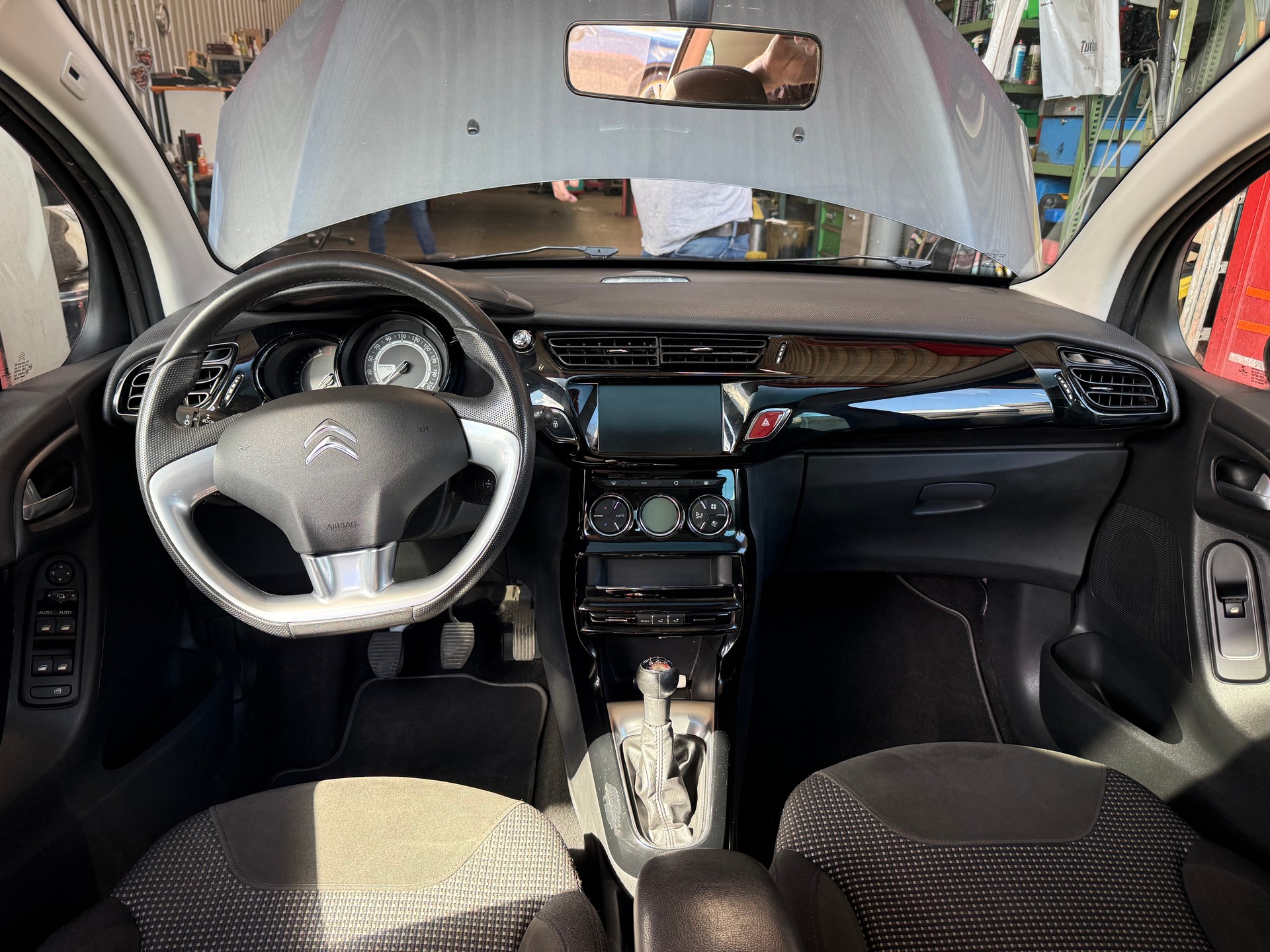 CITROEN C3 1.2i Exclusive-image-8