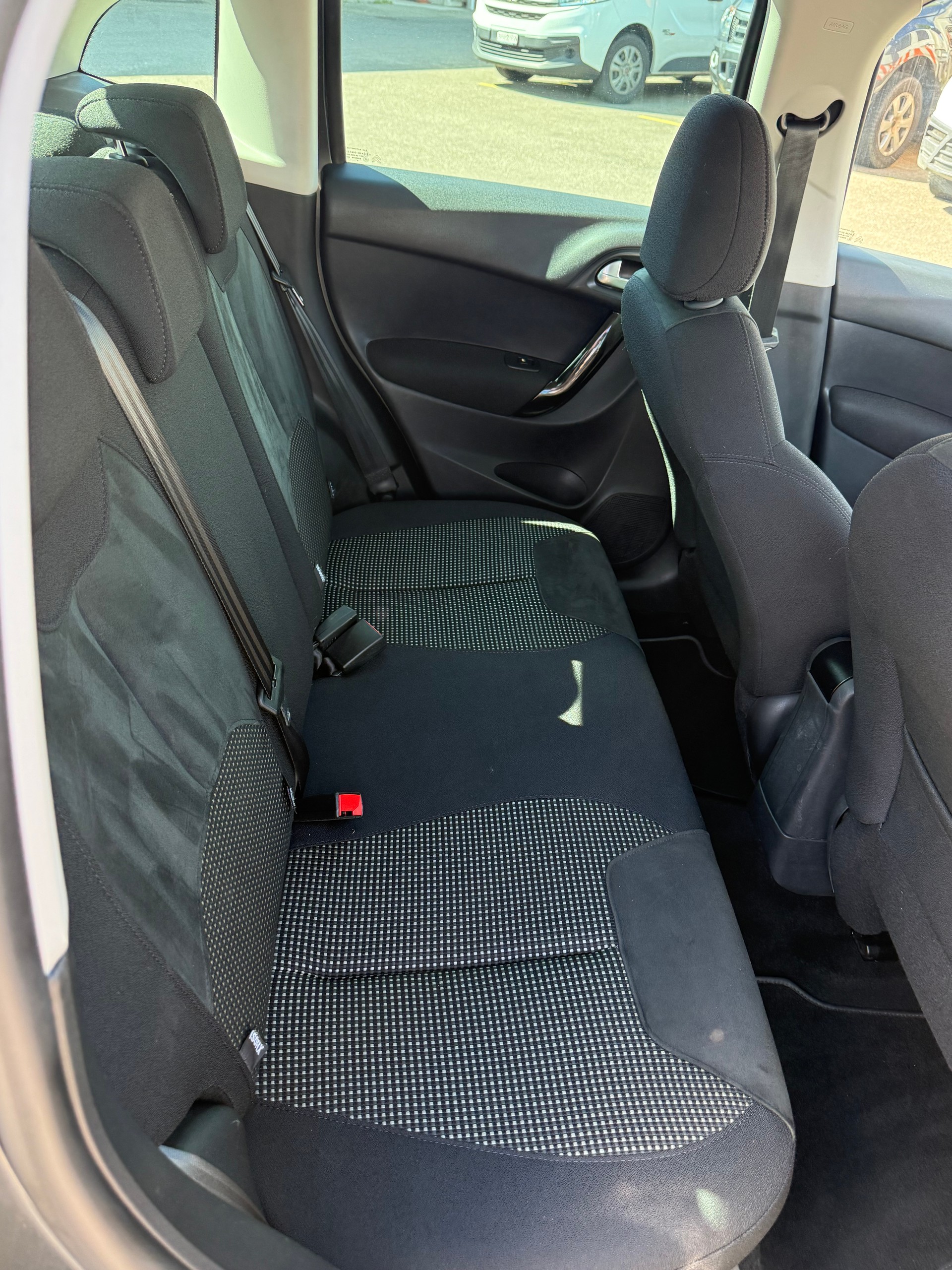 CITROEN C3 1.2i Exclusive-image-4