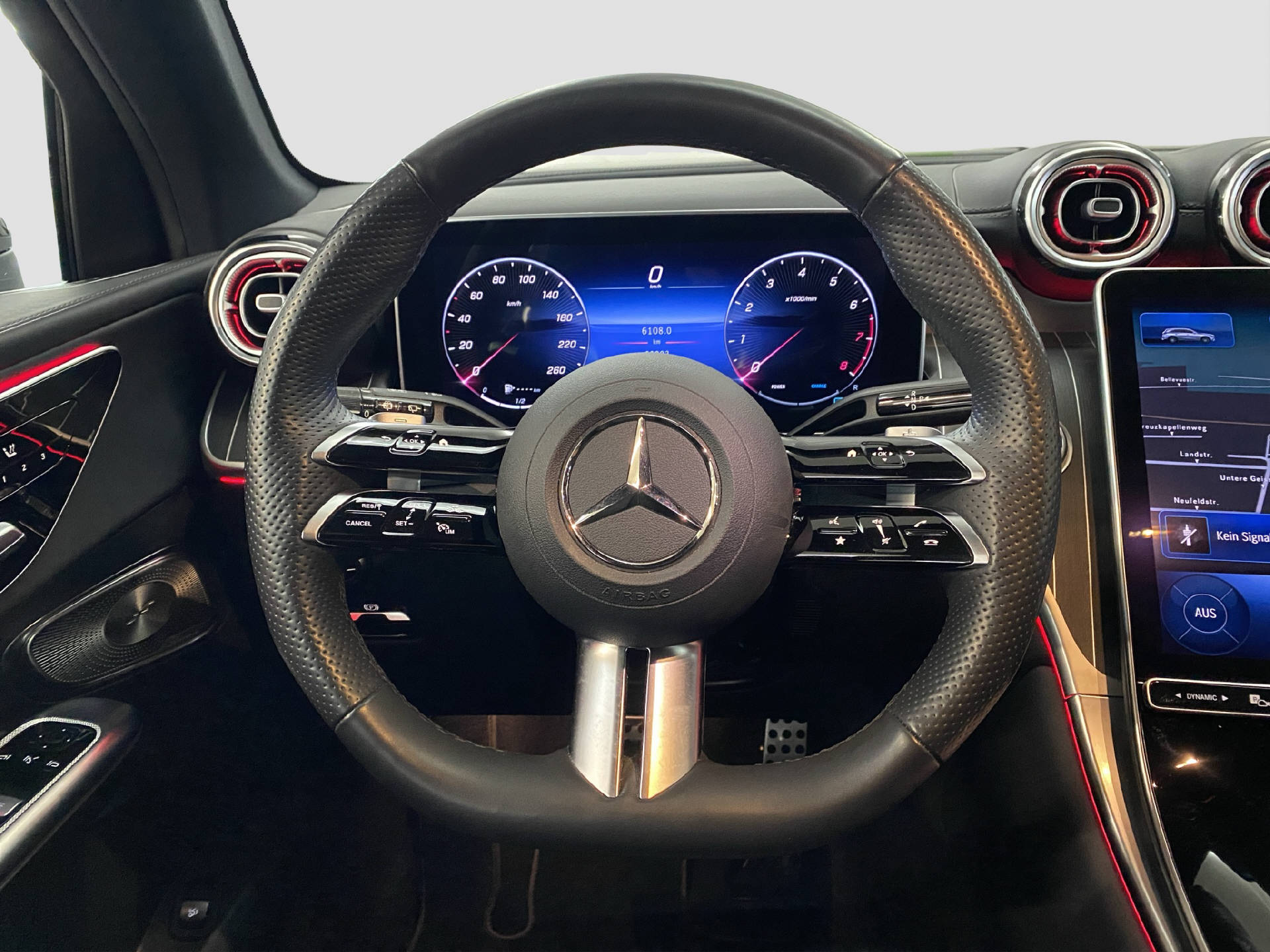 MERCEDES-BENZ GLC 300 AMG Line 4MATIC-image-8