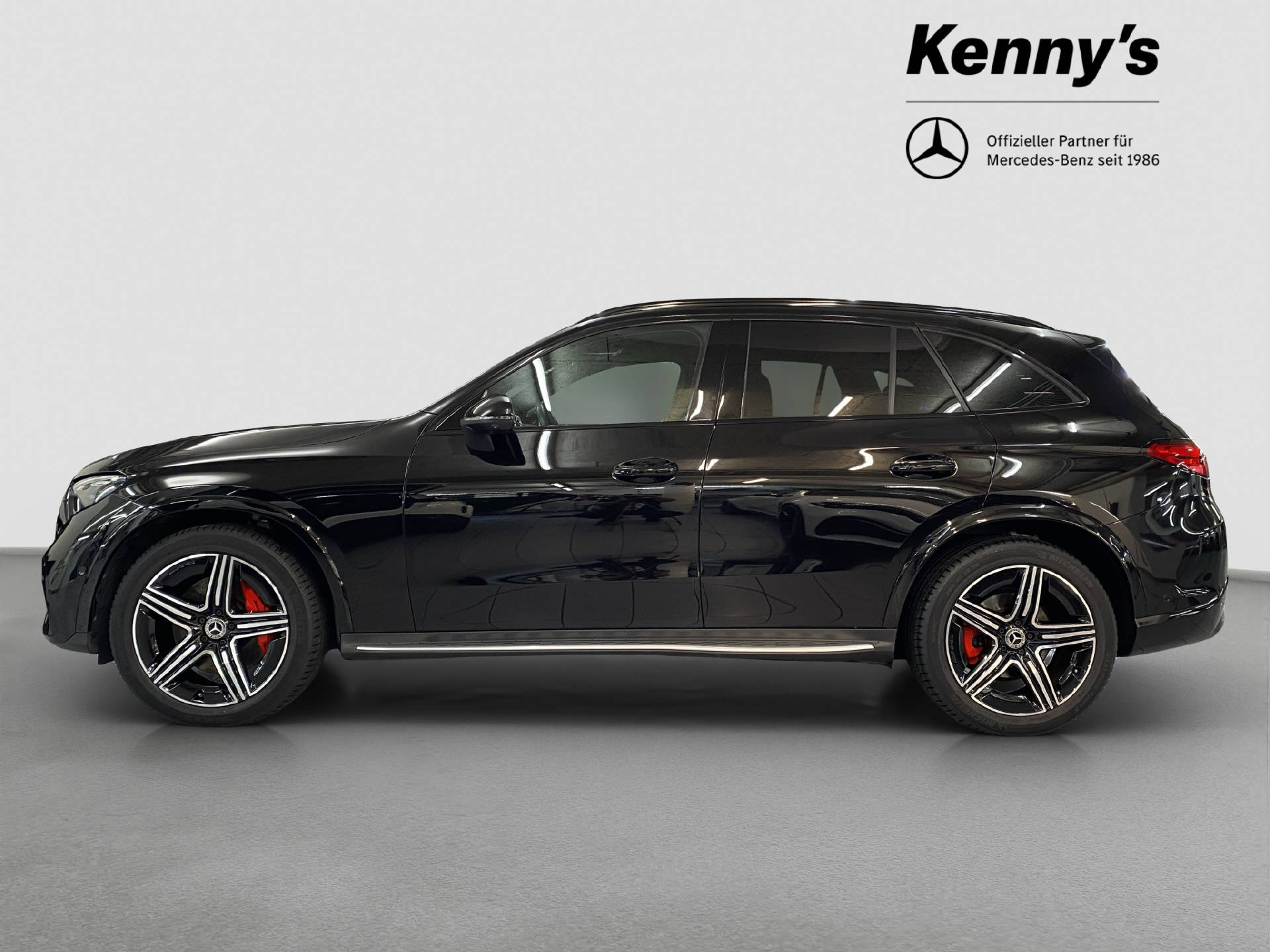 MERCEDES-BENZ GLC 300 AMG Line 4MATIC-image-2