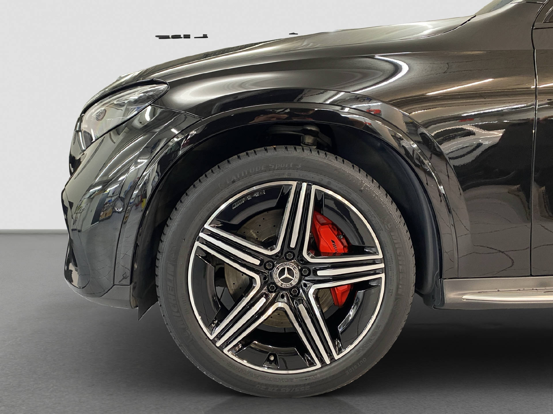 MERCEDES-BENZ GLC 300 AMG Line 4MATIC-image-5