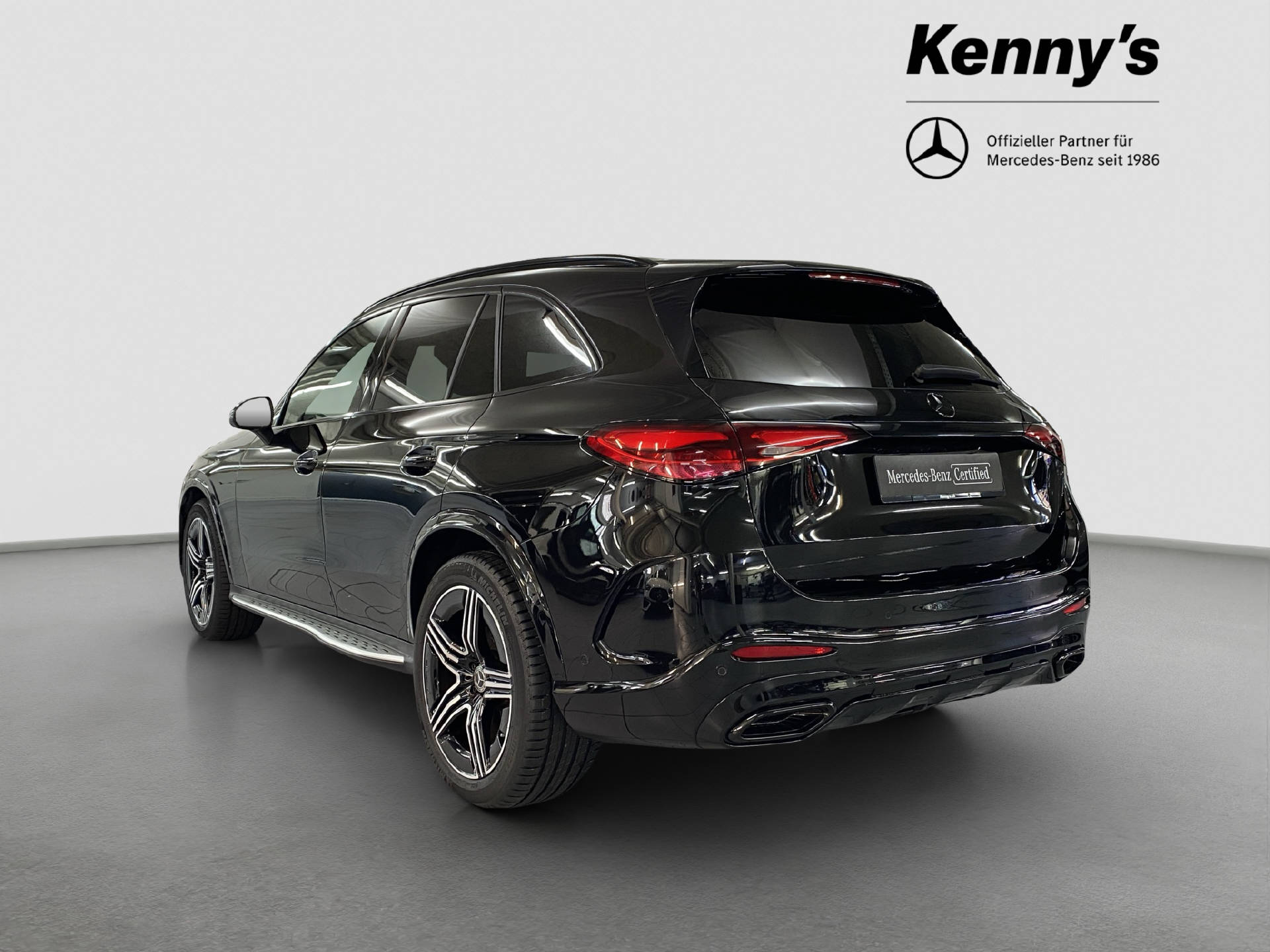 MERCEDES-BENZ GLC 300 AMG Line 4MATIC-image-3
