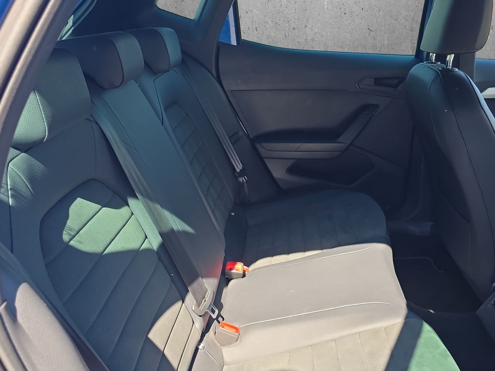 SEAT Ibiza 1.0 EcoTSI Hola FR-image-12
