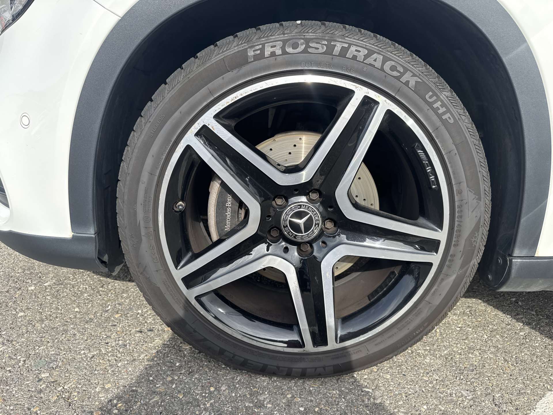 MERCEDES-BENZ GLA 250 AMG Line 211PS Swiss Star 4Matic DCT-Automat-image-8