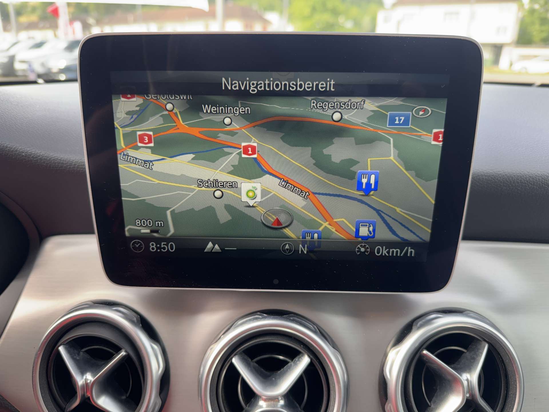 MERCEDES-BENZ GLA 250 AMG Line 211PS Swiss Star 4Matic DCT-Automat-image-1