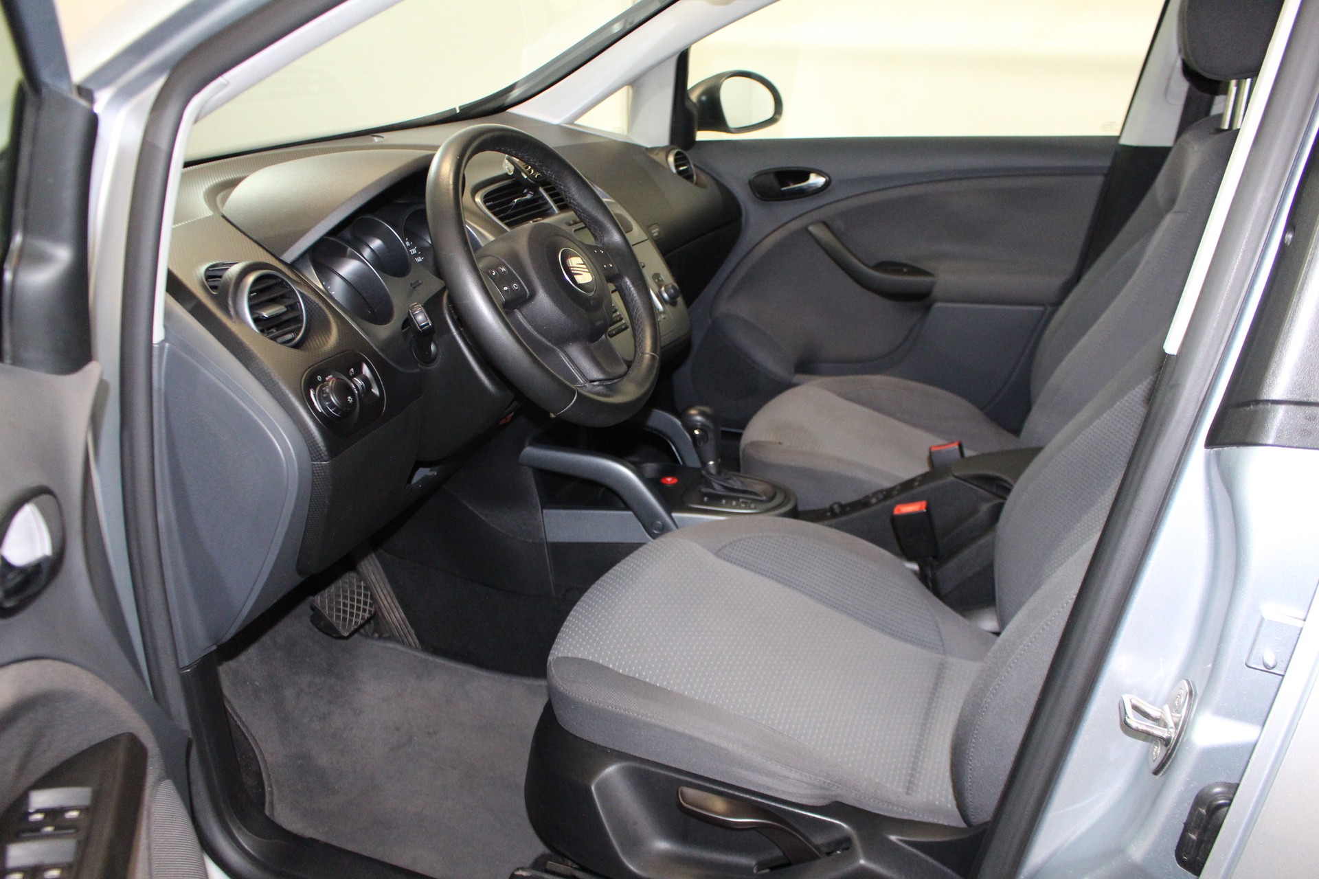 SEAT Altea 2.0 TDI DPF Stylance DSG-image-6