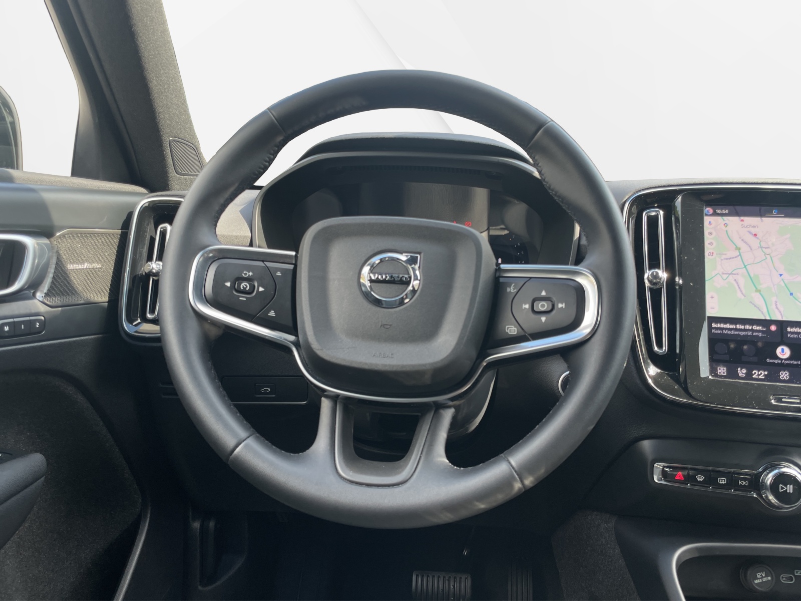 VOLVO XC40 2.0 B3 MH Plus Dark-image-11