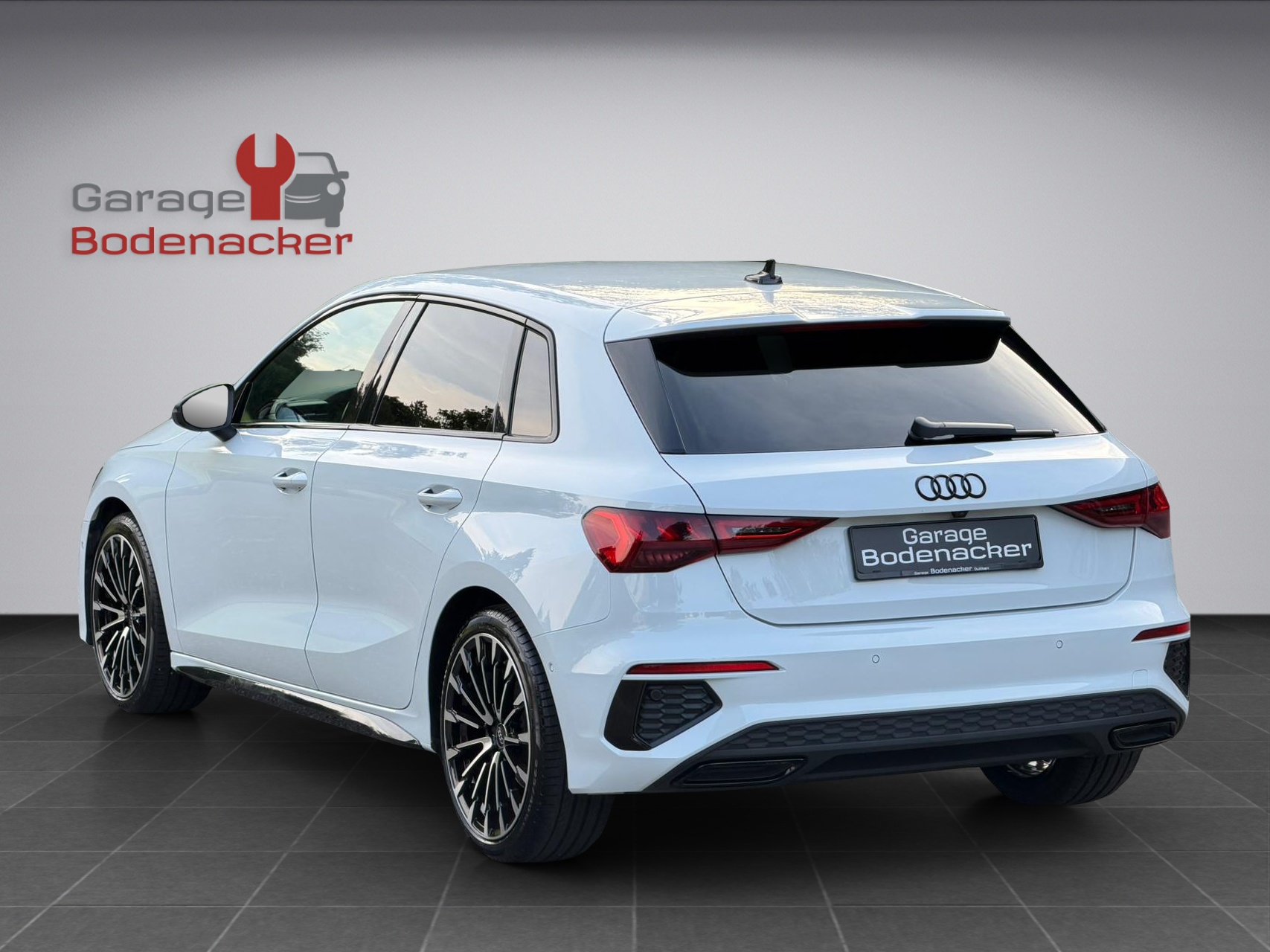 AUDI A3 Sportback 35 TFSI S line Attraction S-tronic-showroom-element-3
