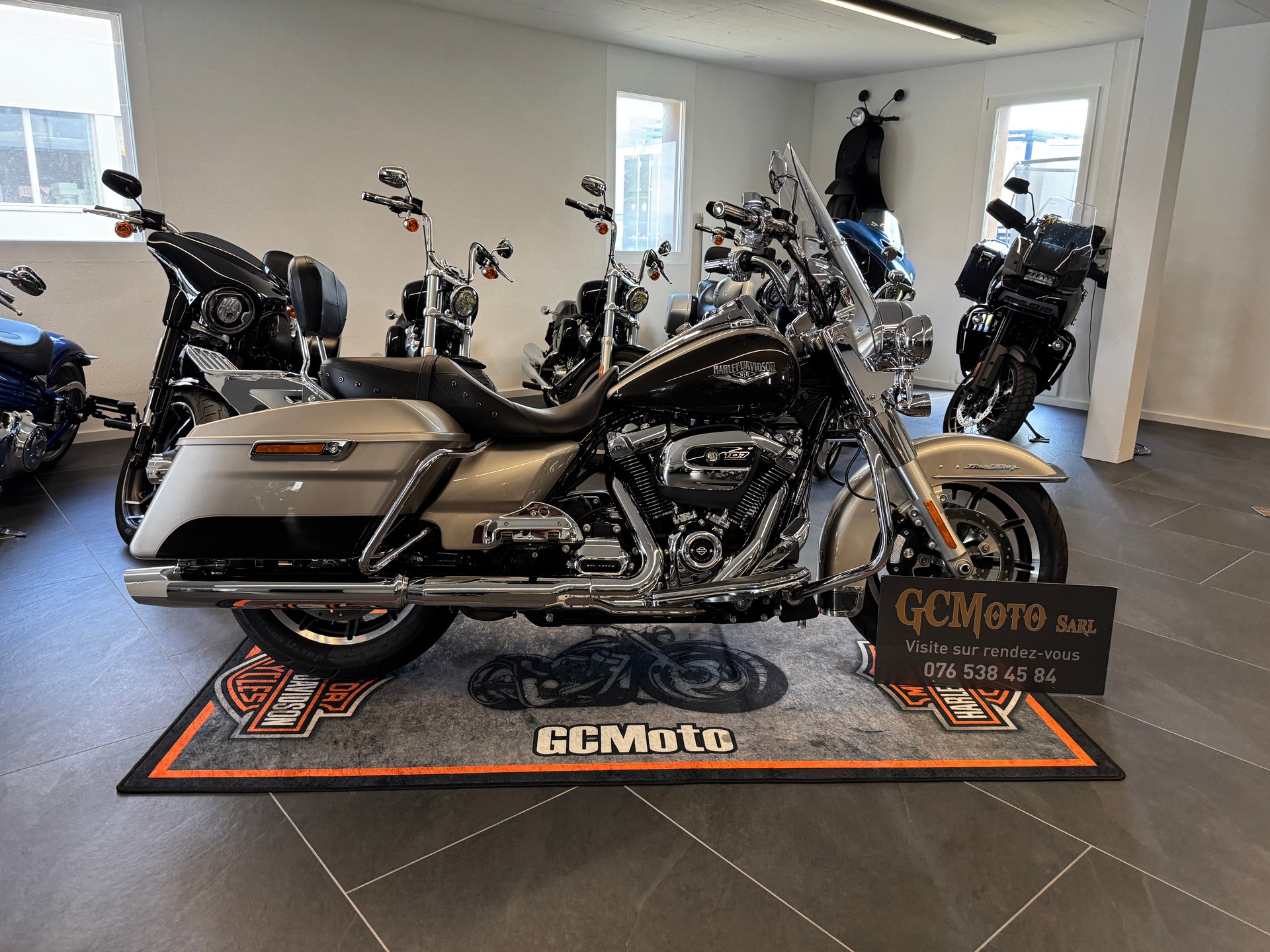 HARLEY-DAVIDSON FLHR Road King 107 ABS-showroom-element-3