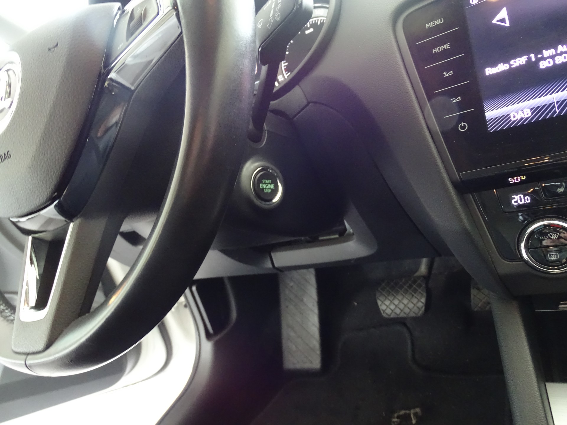 SKODA Octavia Combi 1.5 TSI Soleil DSG-image-8