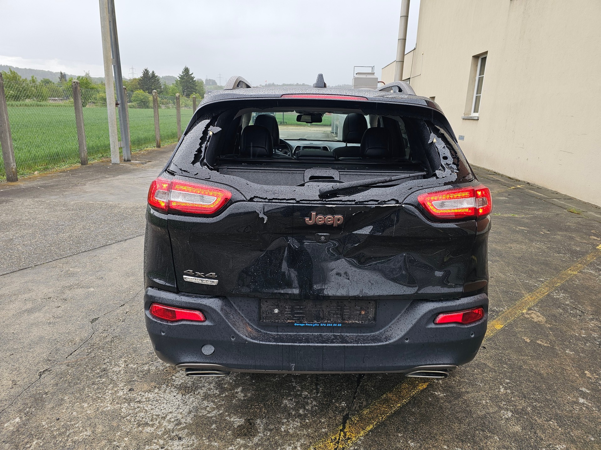 JEEP Cherokee 2.2TD Longitude Sw- Black Ed. AWD 9ATX-image-2