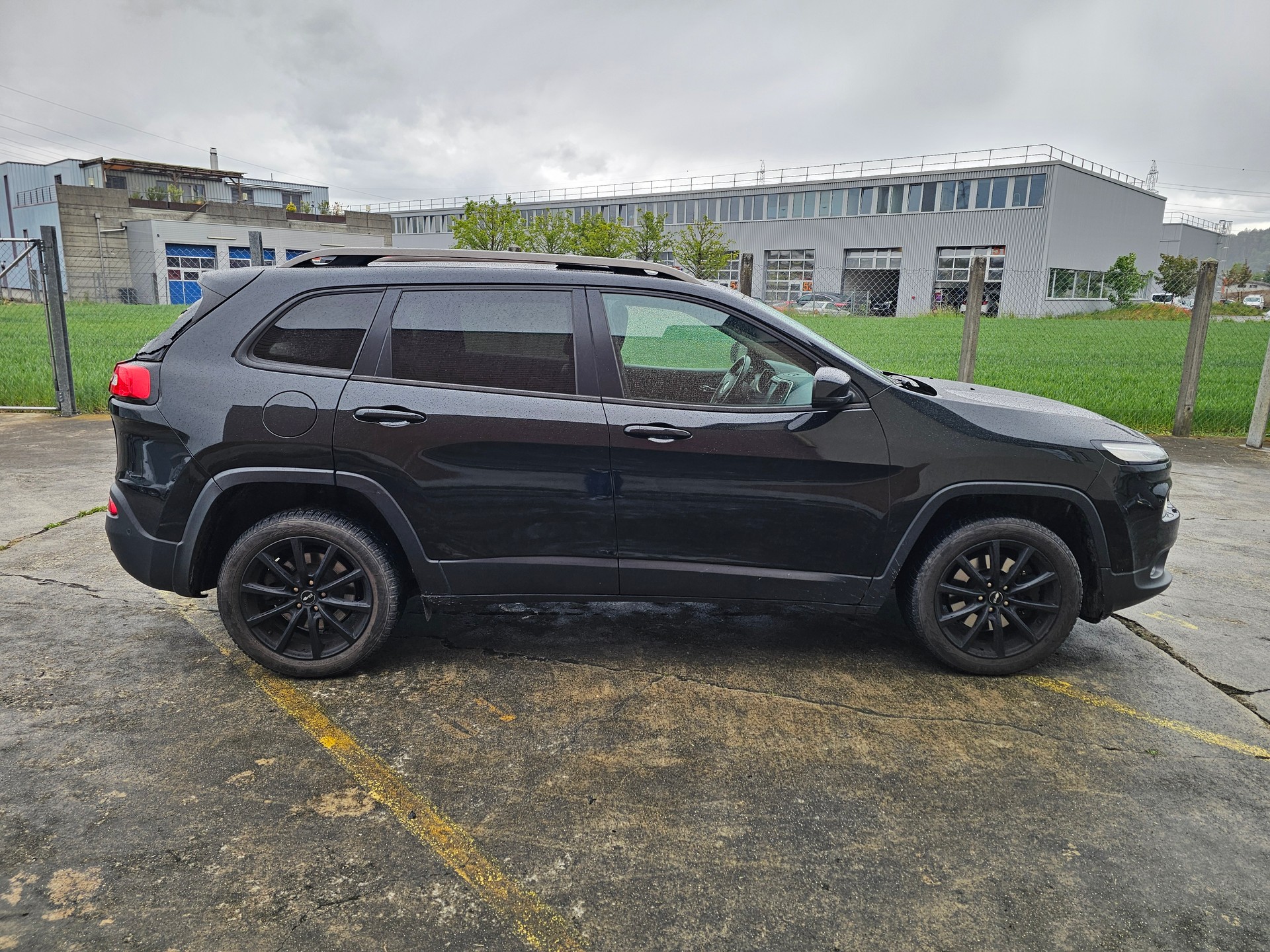 JEEP Cherokee 2.2TD Longitude Sw- Black Ed. AWD 9ATX-image-4