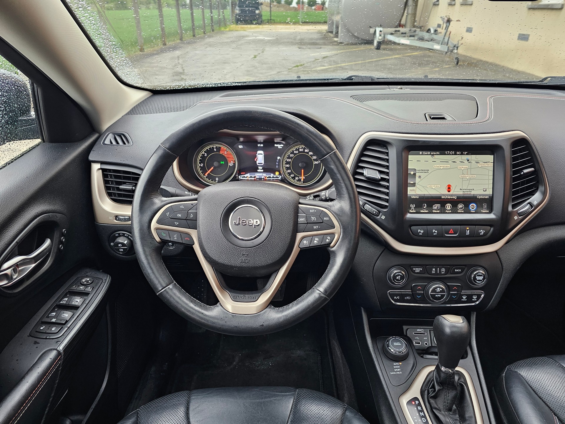 JEEP Cherokee 2.2TD Longitude Sw- Black Ed. AWD 9ATX-image-12