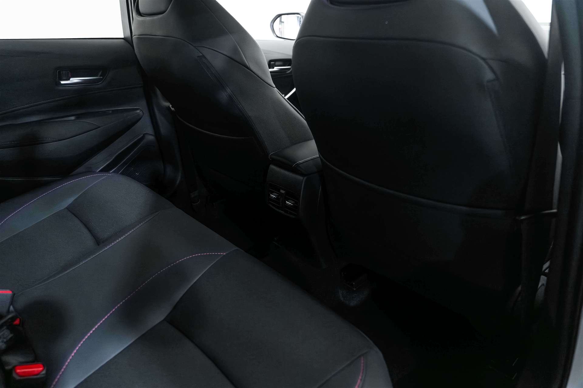 TOYOTA Corolla Touring Sports 2.0 HSD GR Sport e-CVT Automat-image-12