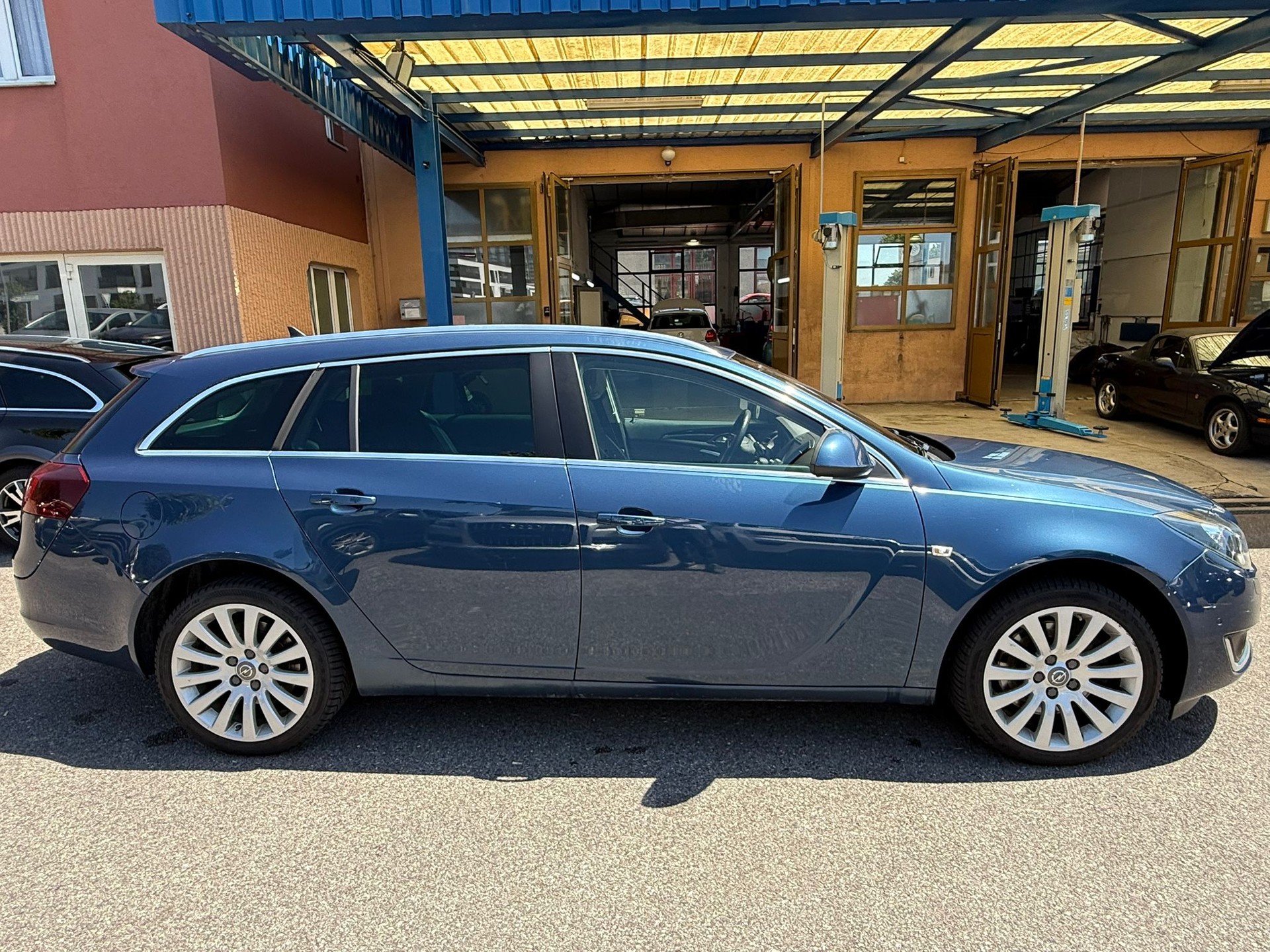 OPEL Insignia Sports Tourer 2.0 Turbo Cosmo 4WD-image-2