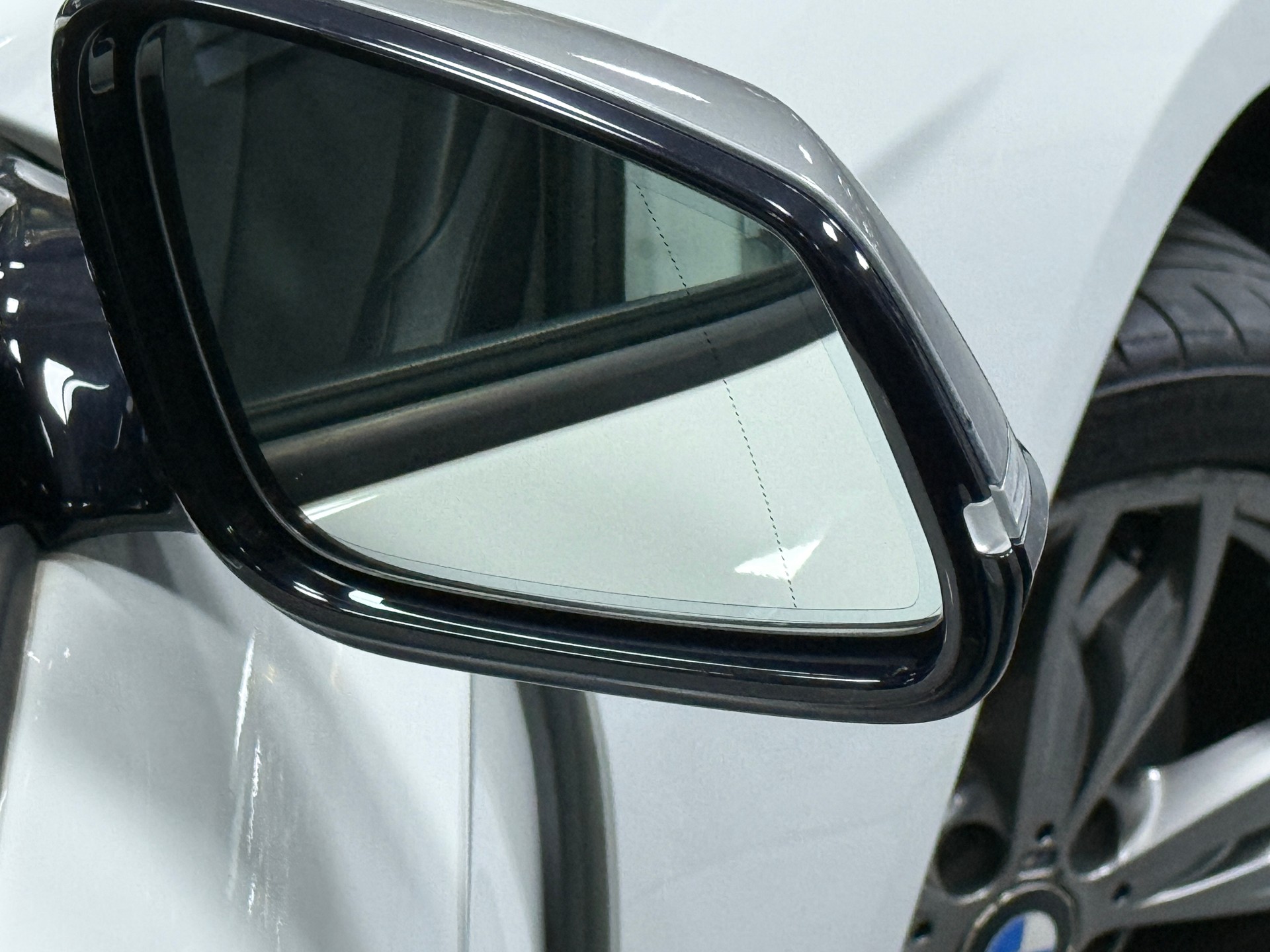BMW M135i Steptronic / CH Fz-image-6