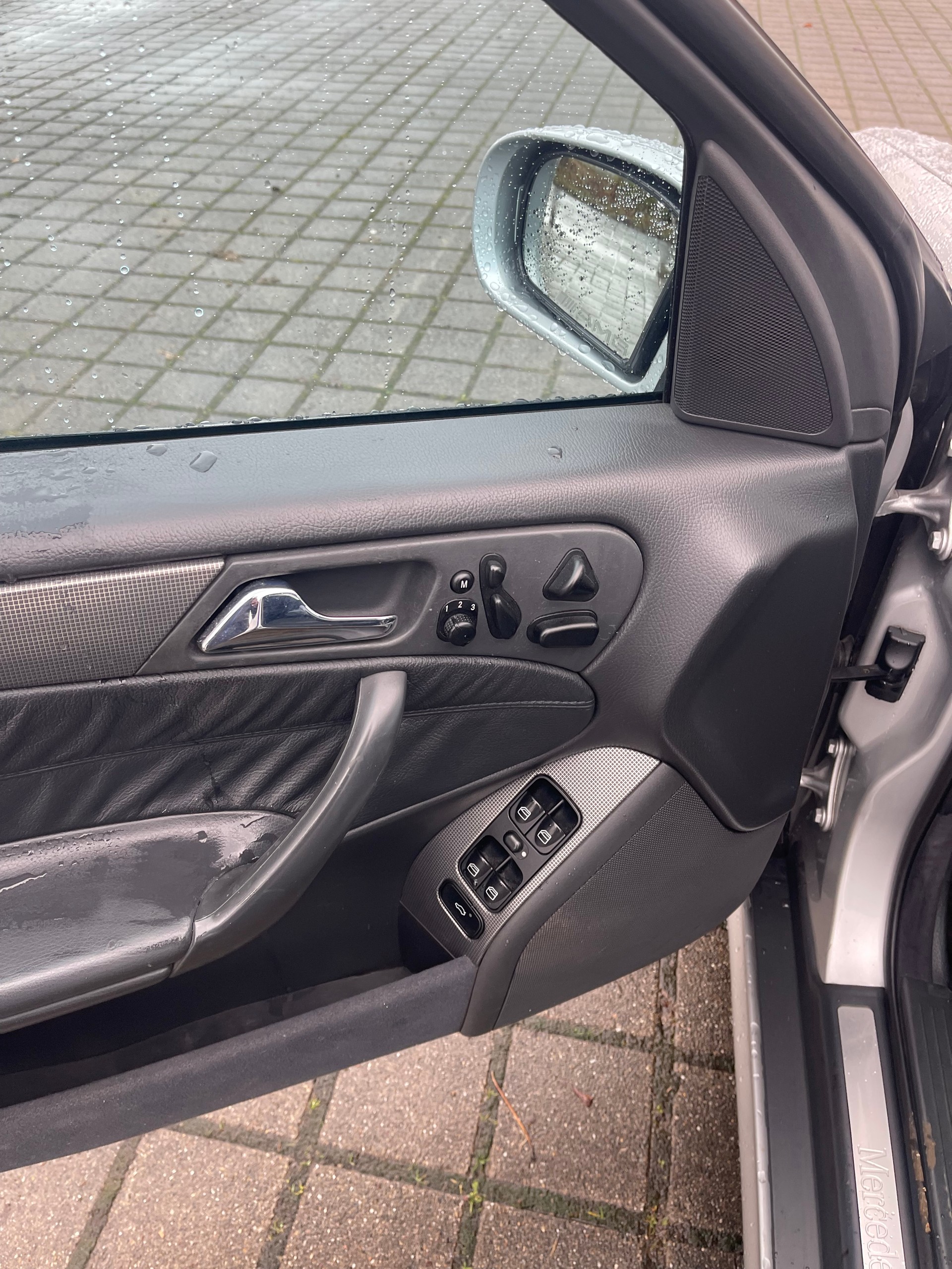 MERCEDES-BENZ C 32 AMG Automatic-image-10