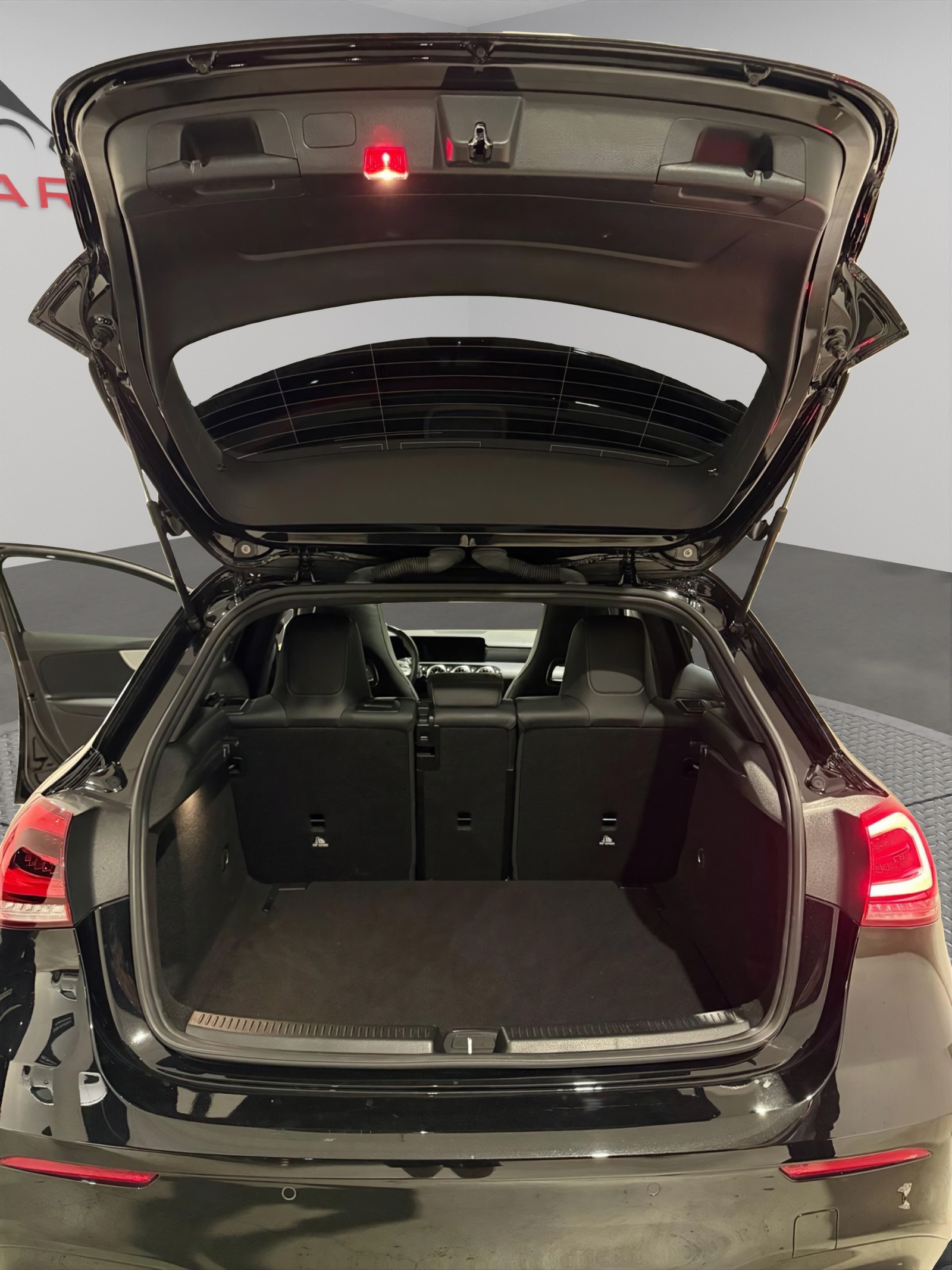 MERCEDES-BENZ A 35 AMG 4Matic Speedshift-image-14