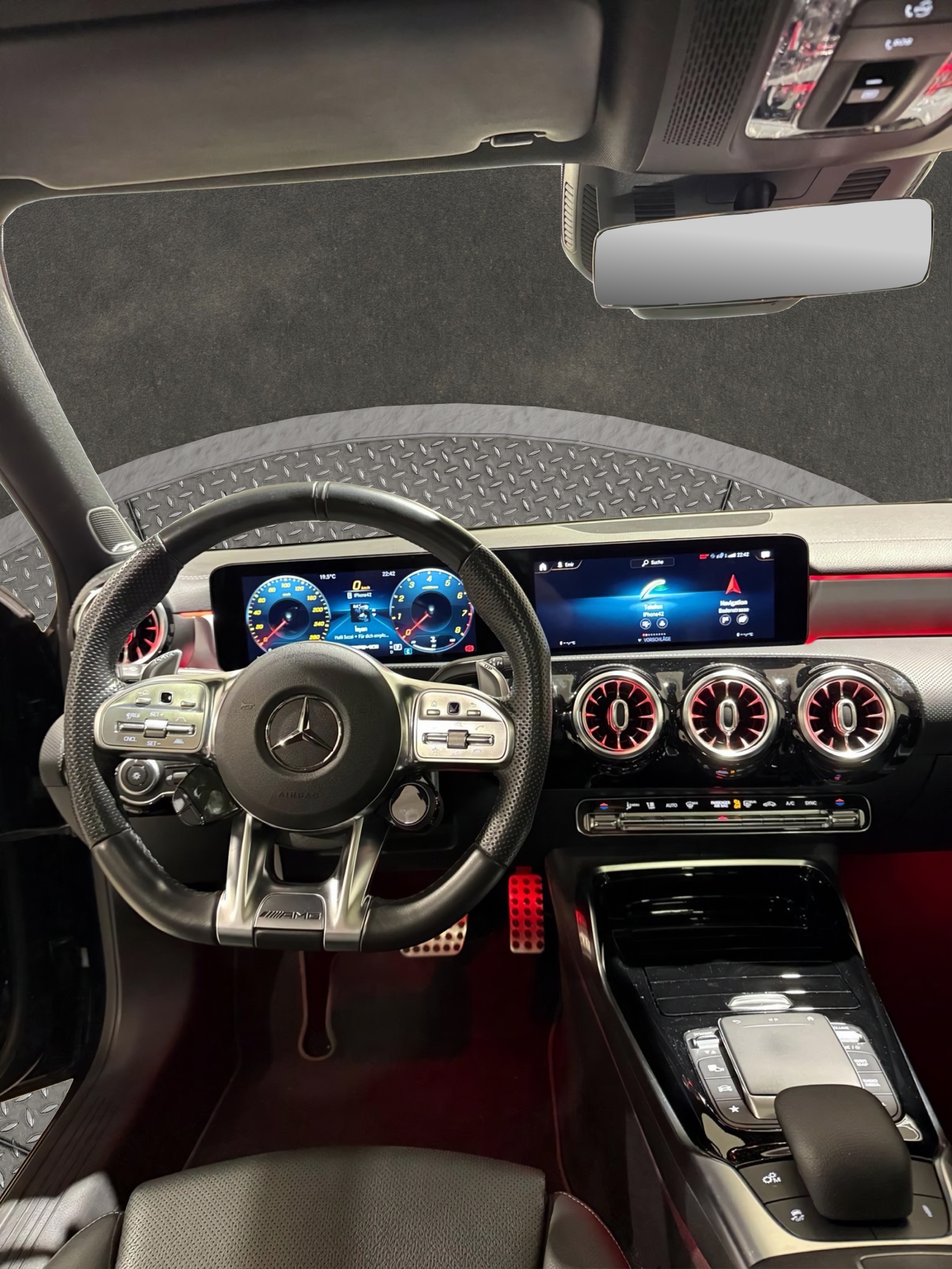 MERCEDES-BENZ A 35 AMG 4Matic Speedshift-image-8