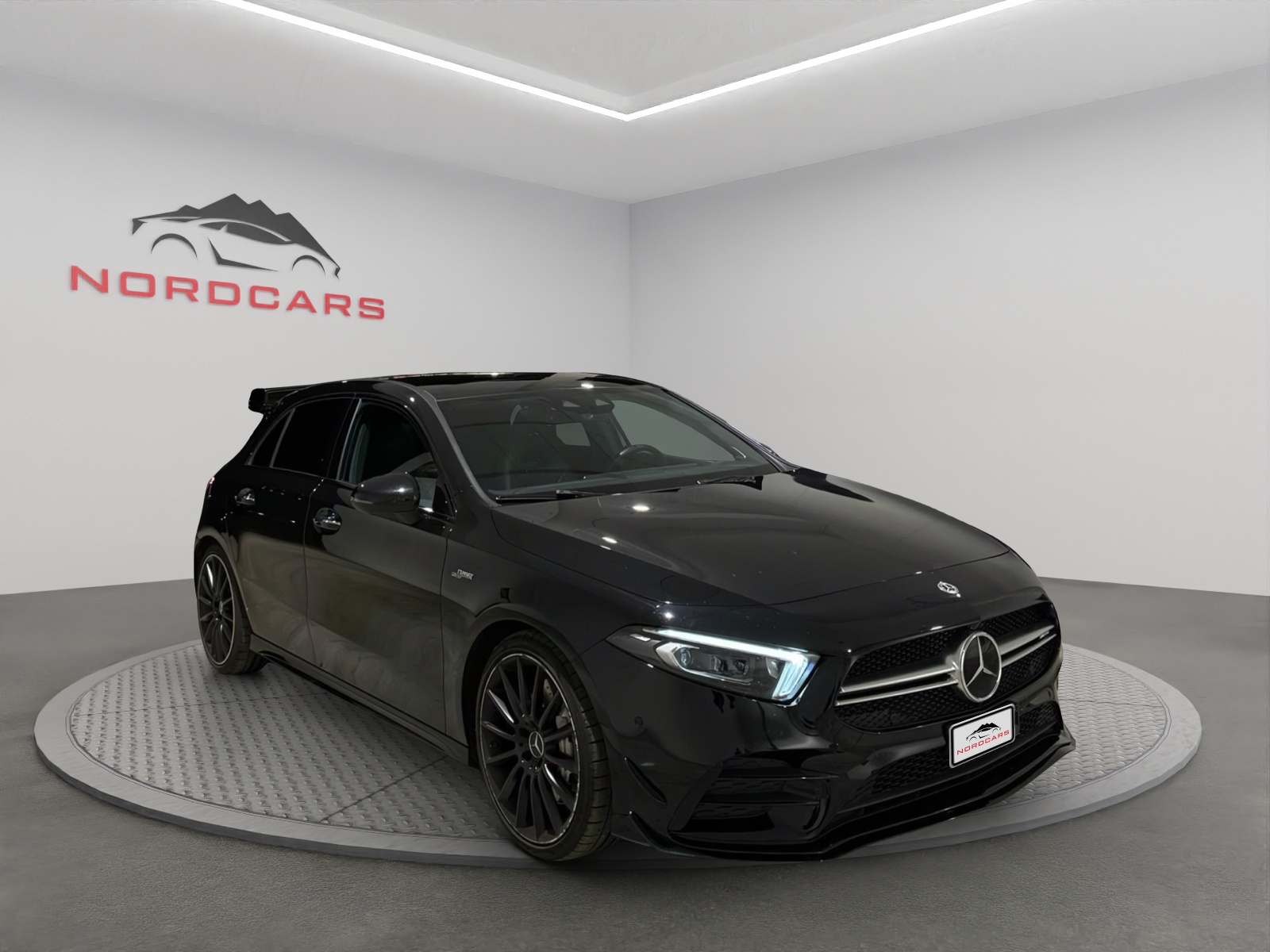 MERCEDES-BENZ A 35 AMG 4Matic Speedshift-image-5