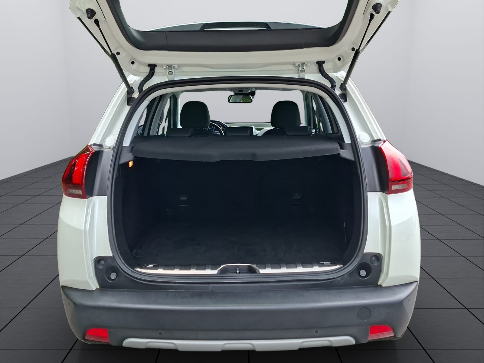 PEUGEOT 2008 1.2 PureTech Allure-image-6