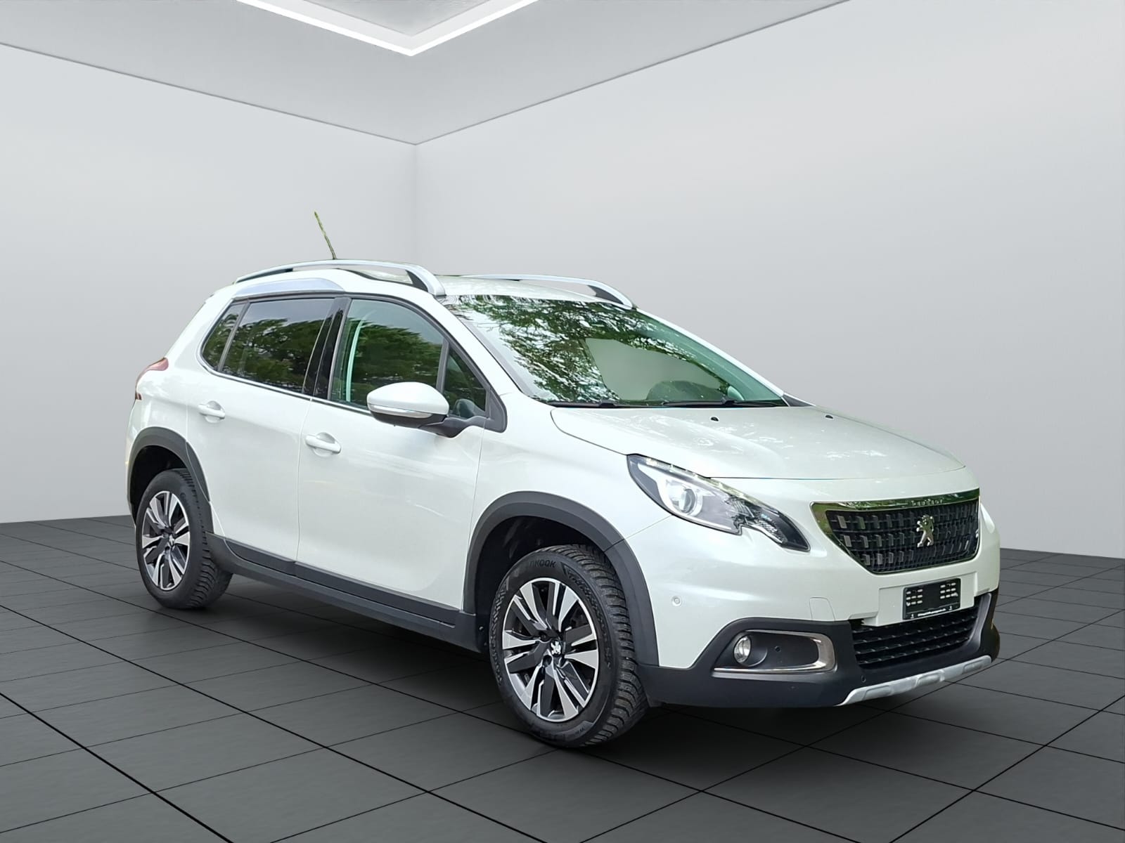 PEUGEOT 2008 1.2 PureTech Allure-image-2